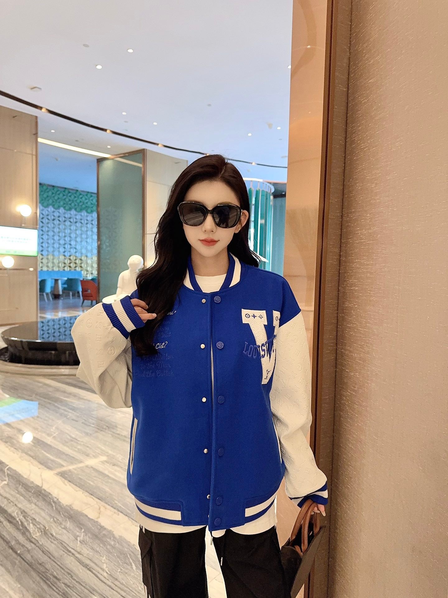 Louis Vuitton V Letter Embroidery Spliced Baseball Jacket Jacket