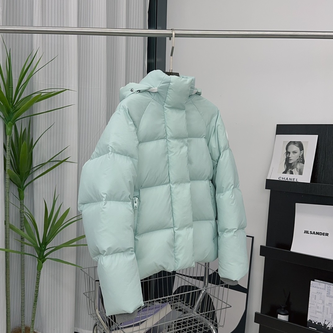  Canada Goose Capsule Collection Down Jacket