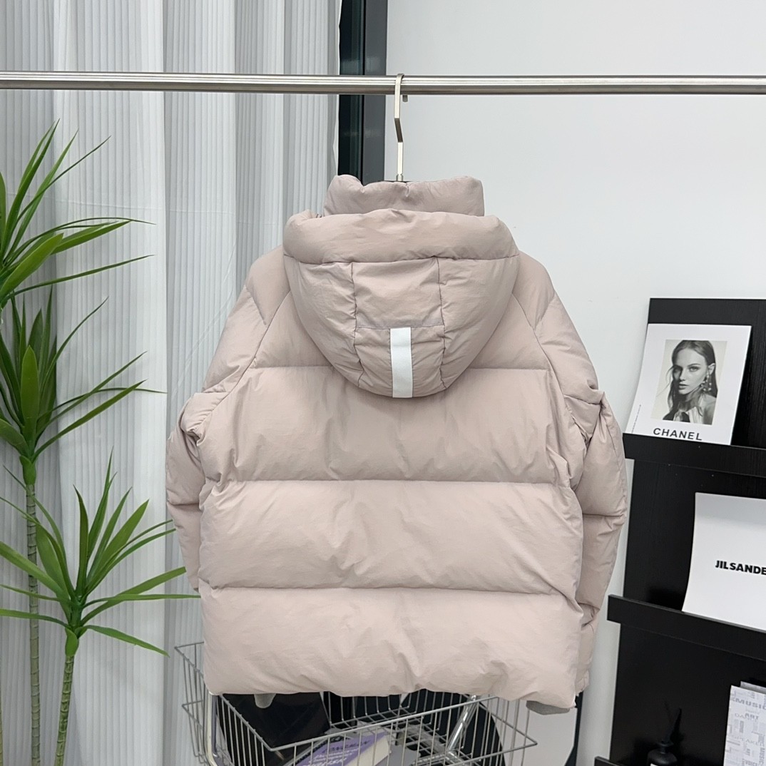  Canada Goose Capsule Collection Down Jacket