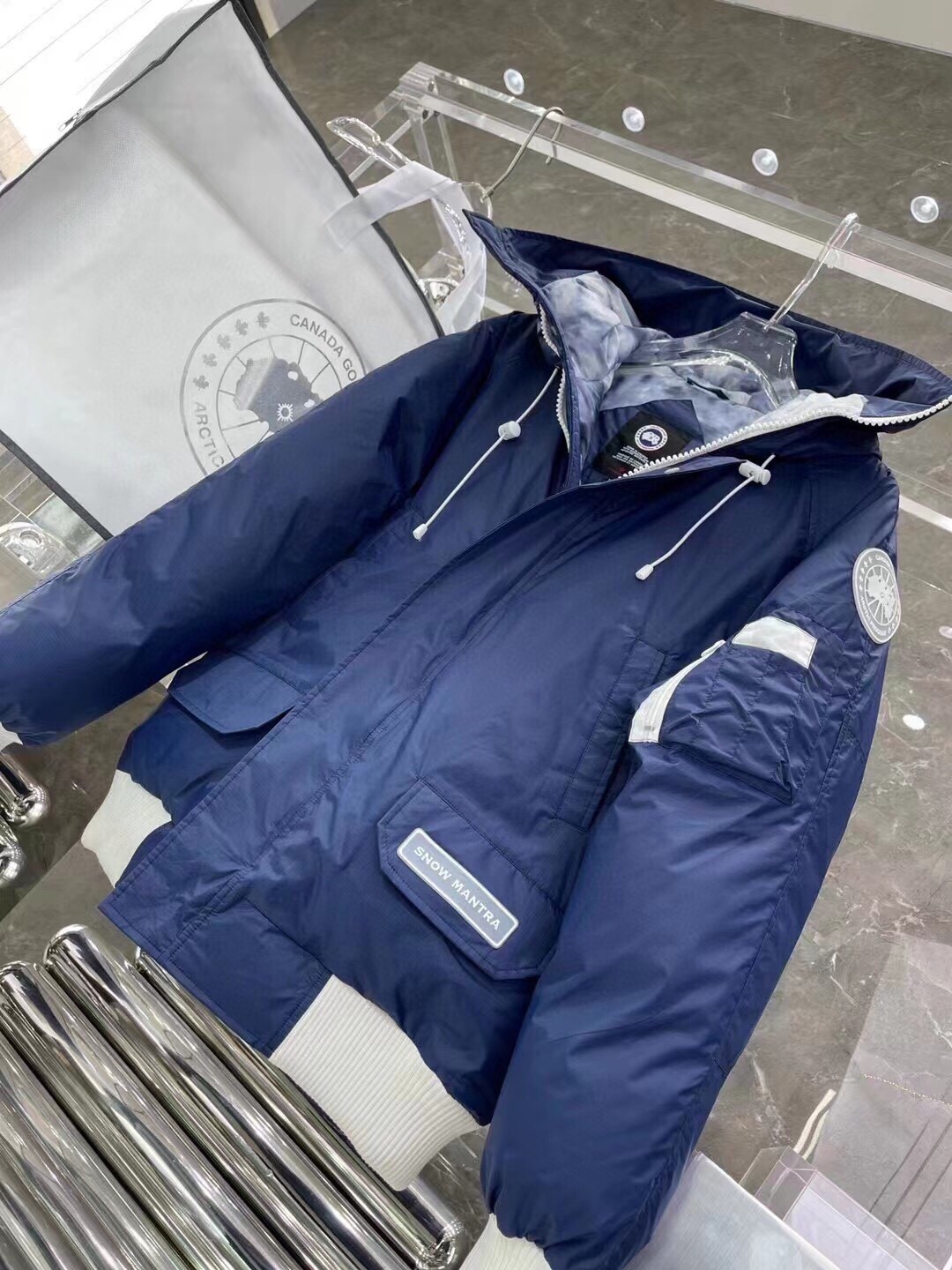 Canada Goose White Label Short Down Jacket Blue