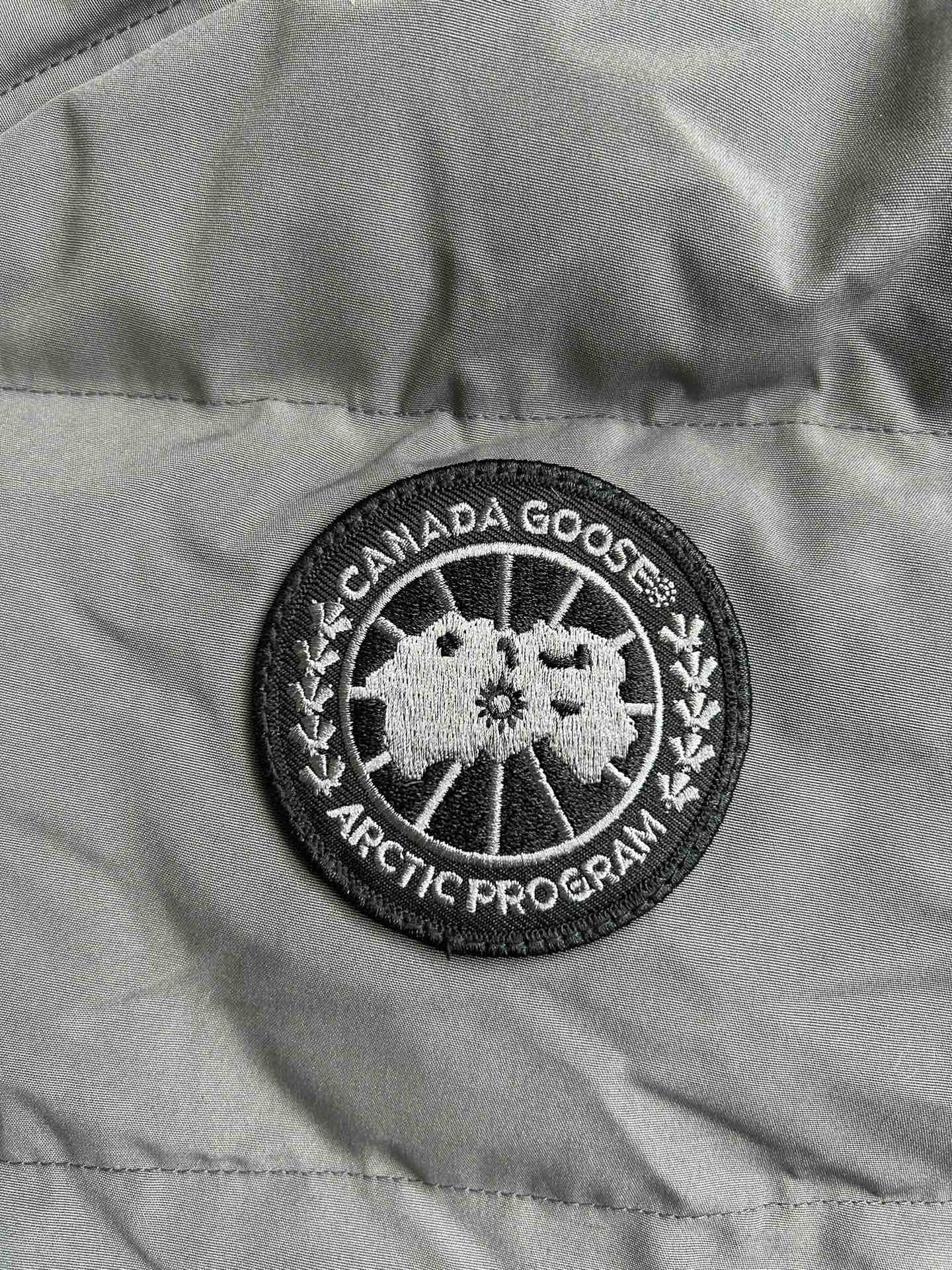 Canada Goose Wyndham Classic Parka Down Jacket Unisex