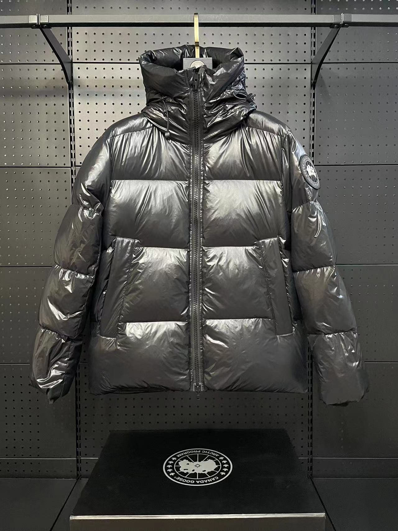 Canada Goose Crofton Short Down Jacket