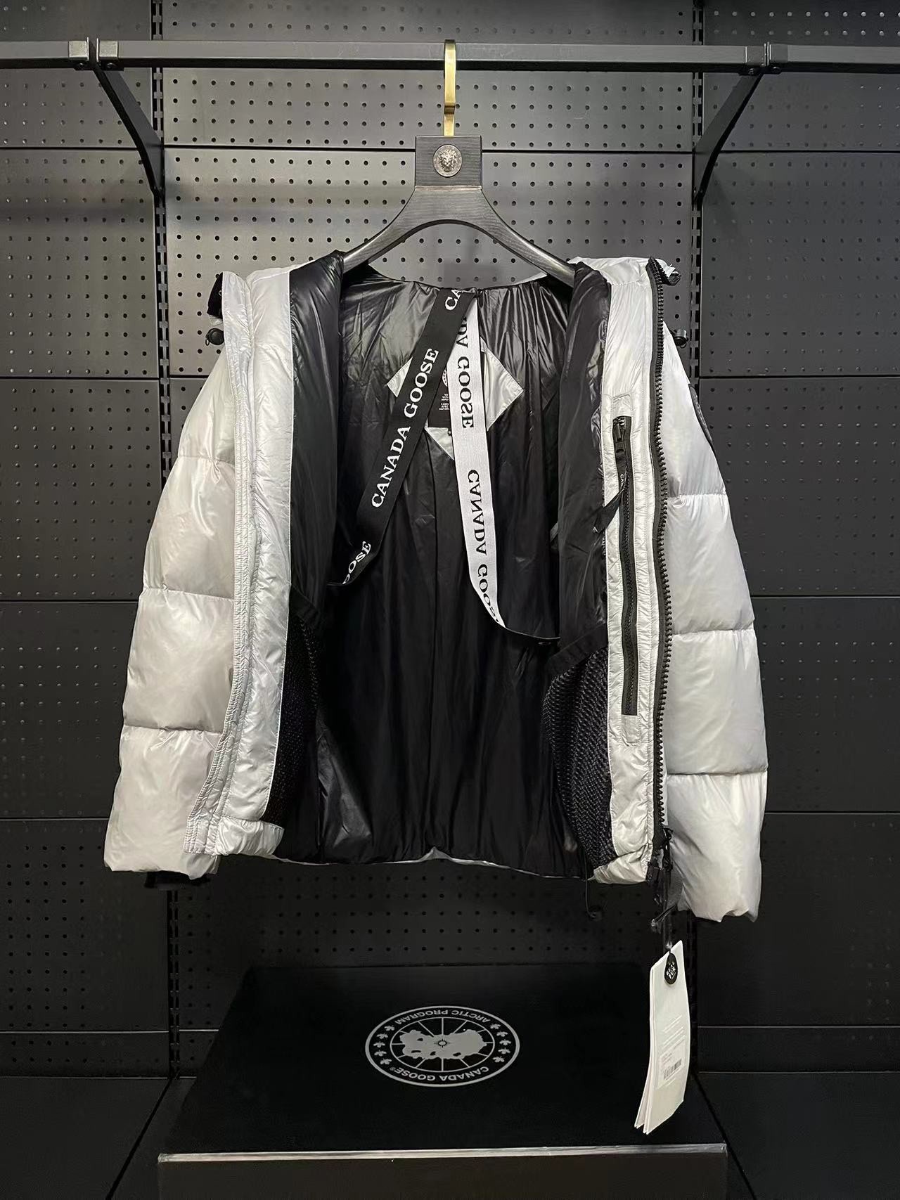 Canada Goose Crofton Short Down Jacket