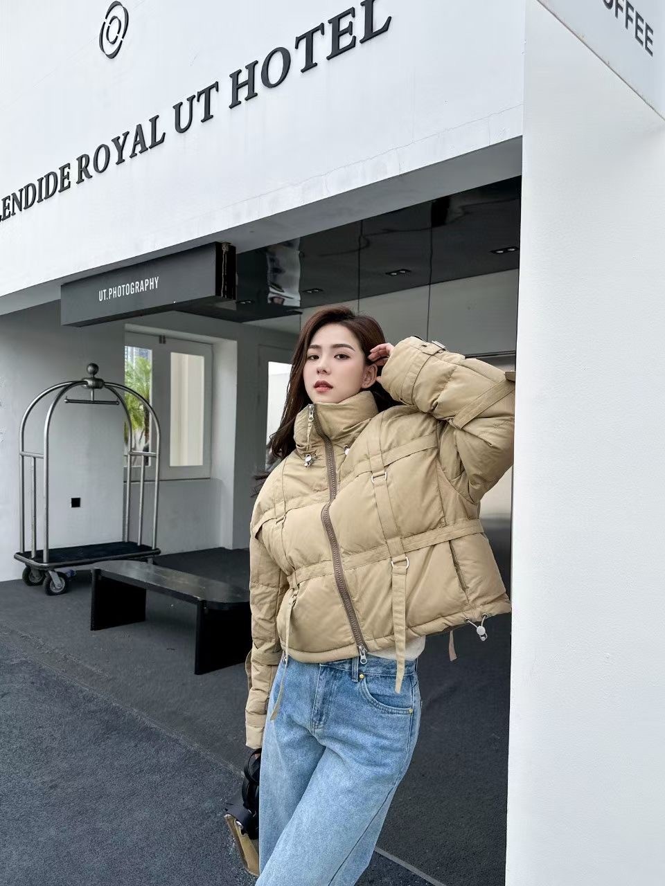 Canada Goose Collaborated Shoulder Strap Down Jacket