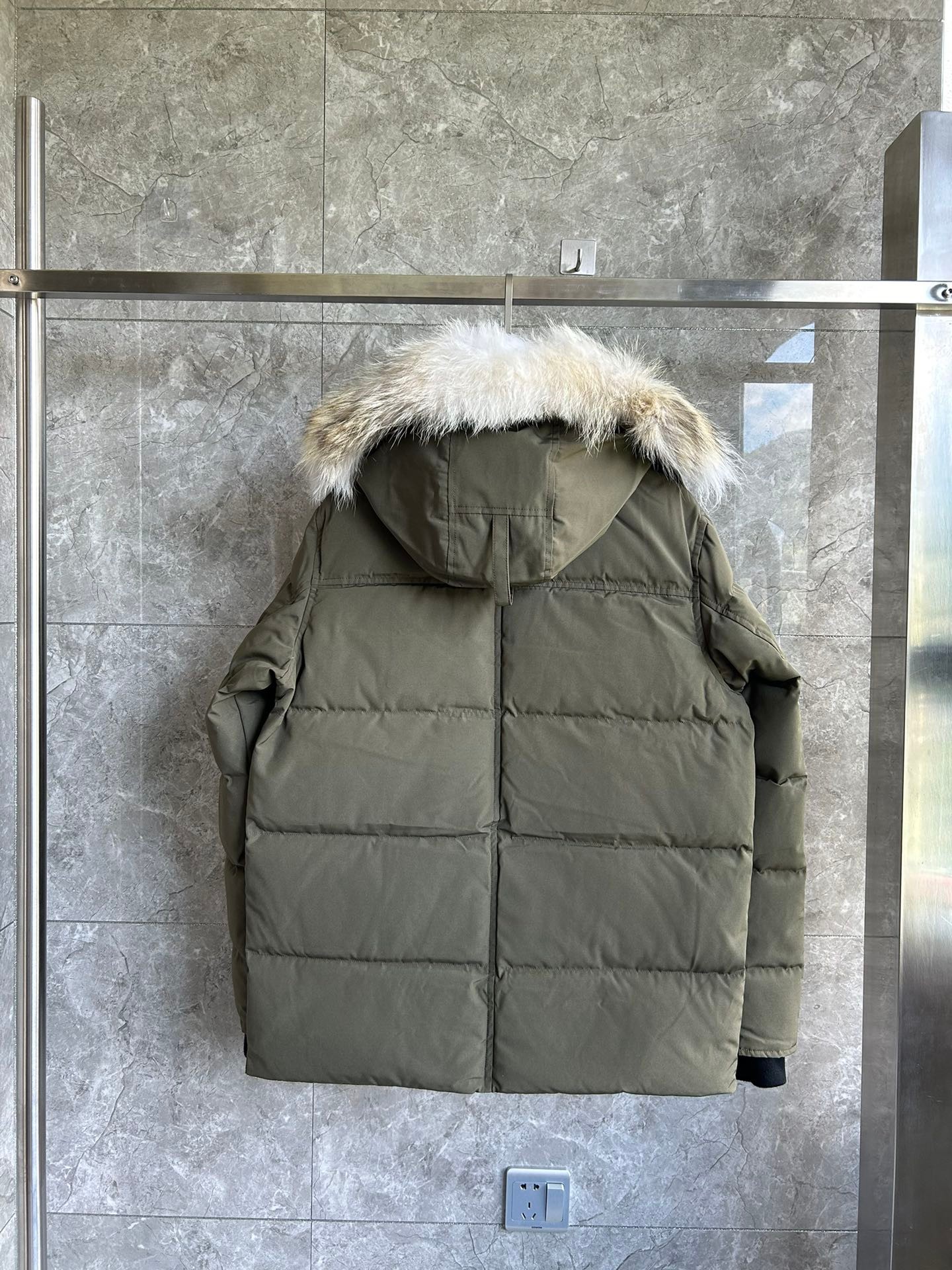 Canada Goose Wyndham Classic Parka Down Jacket Unisex