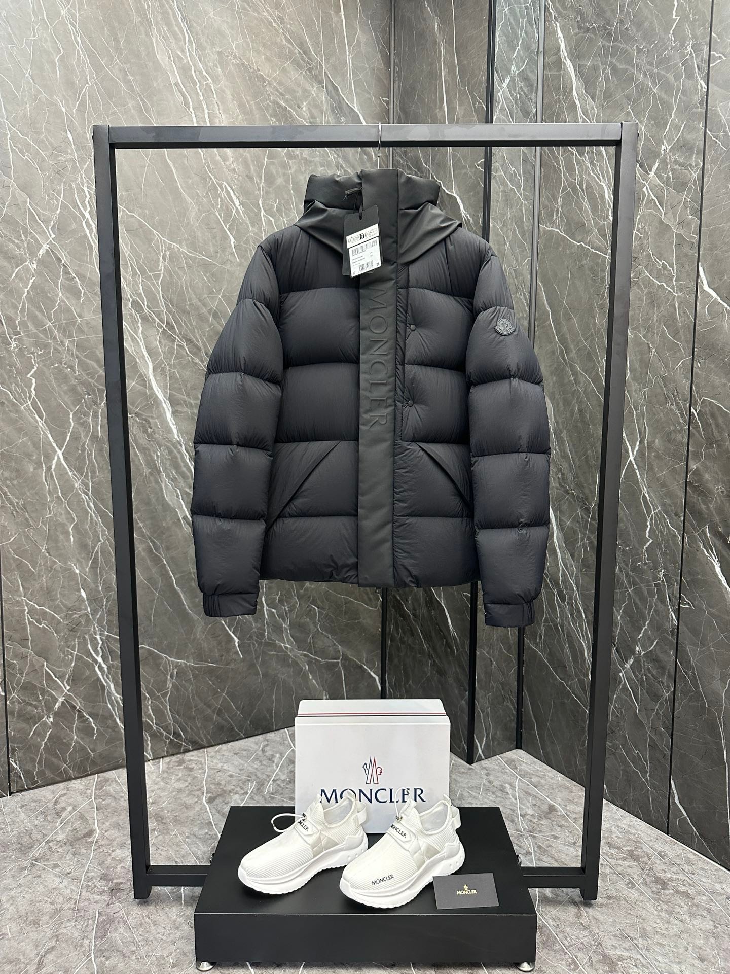 Moncler Madeira Black Warrior Short Men's Down Jacket Coat