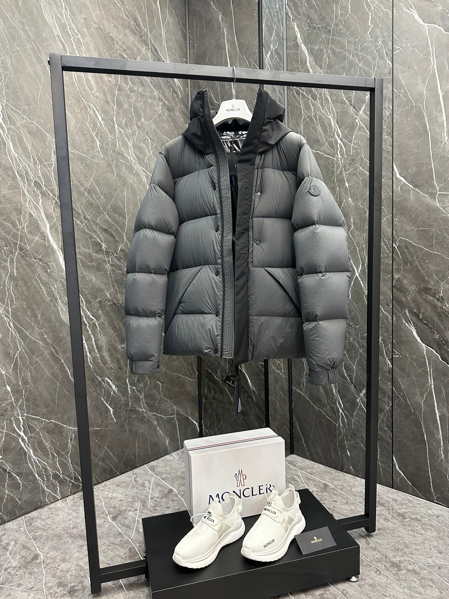 Moncler Madeira Black Warrior Short Men's Down Jacket Coat