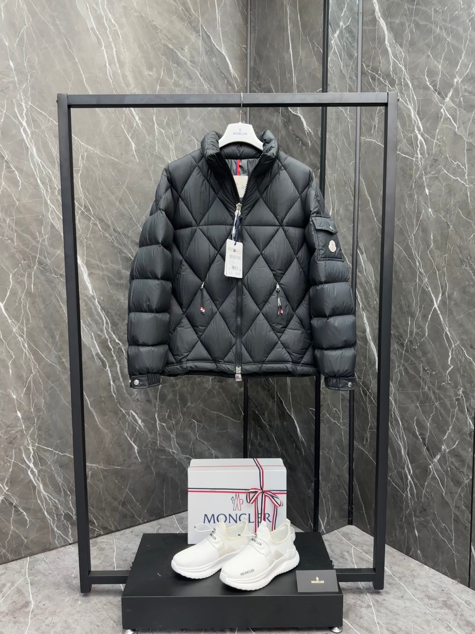 Moncler Averole Men's Short Diamond Check Down Jacket Coat