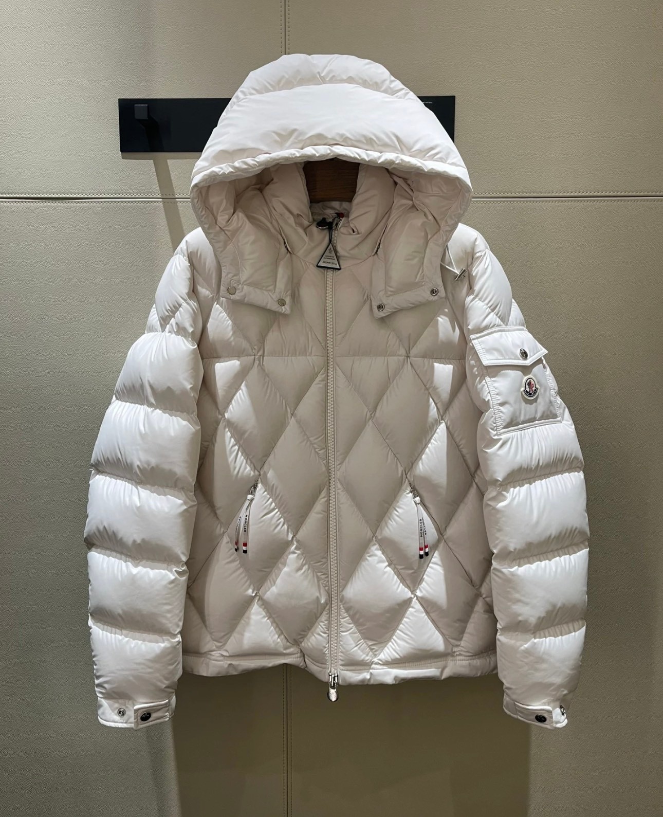 Moncler Averole Men's Short Diamond Check Down Jacket Coat