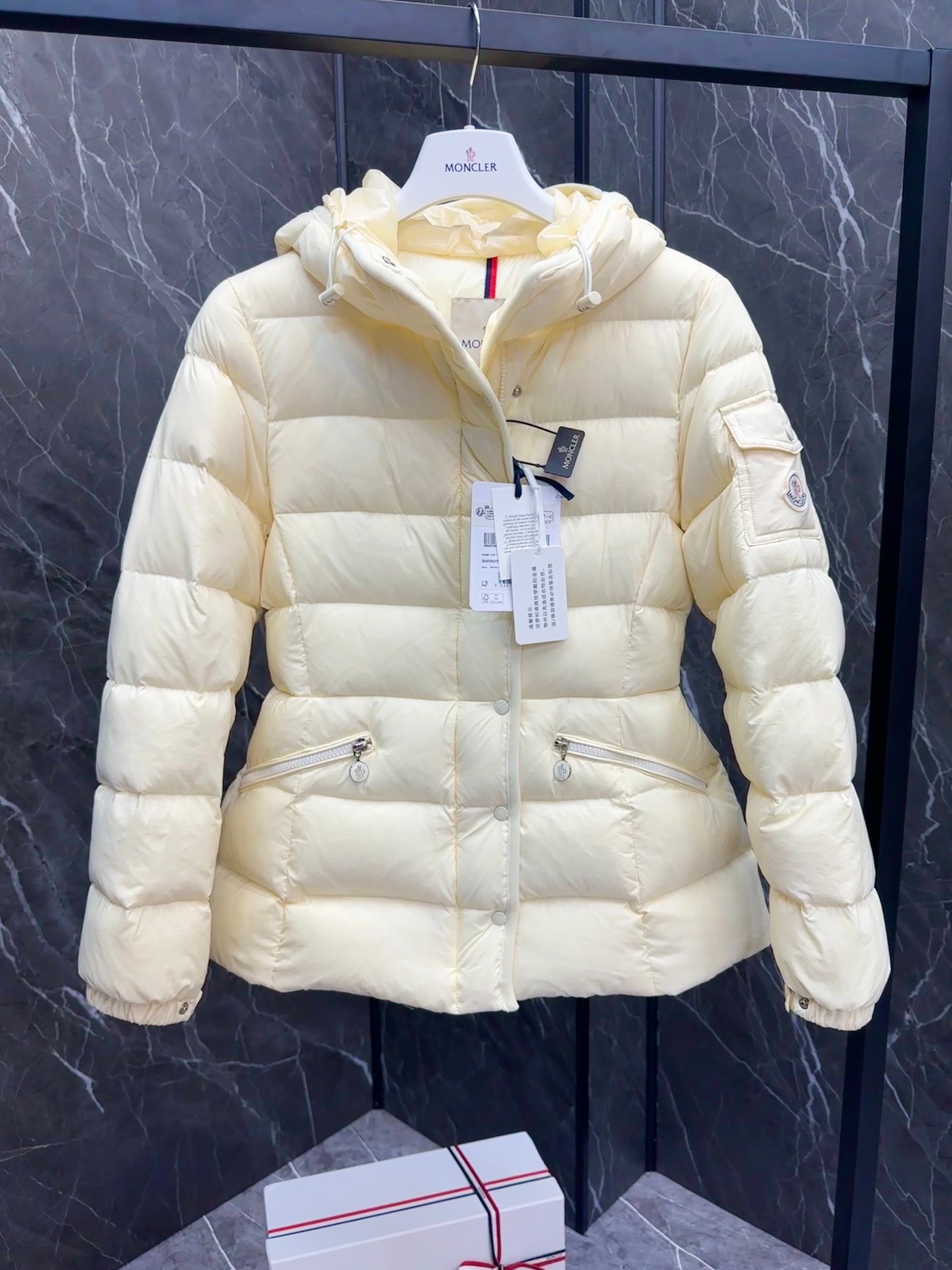 Moncler Barante Women's Short Down Jacket