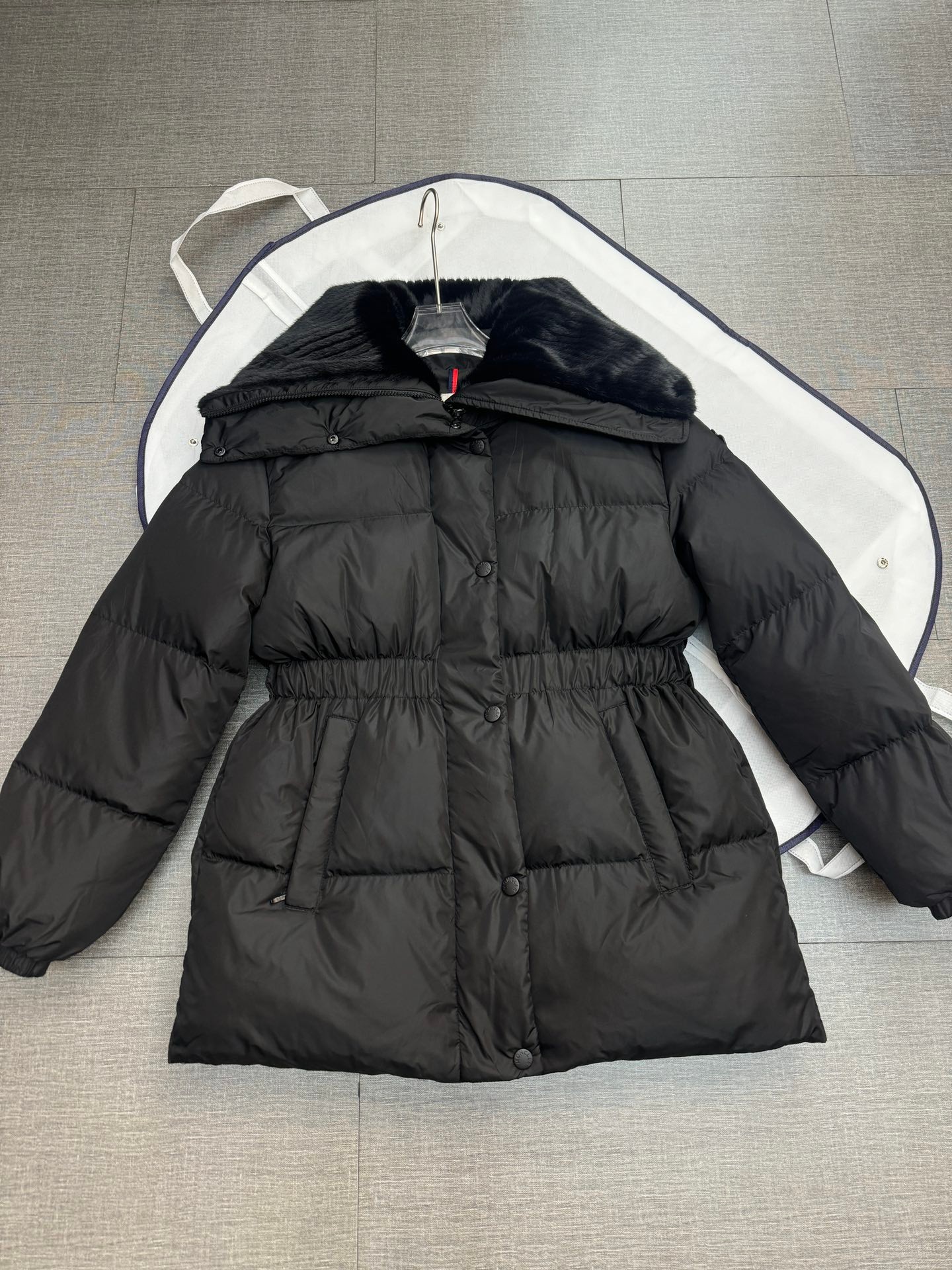 Moncler 24 Winter Ant Waist Down Jacket 