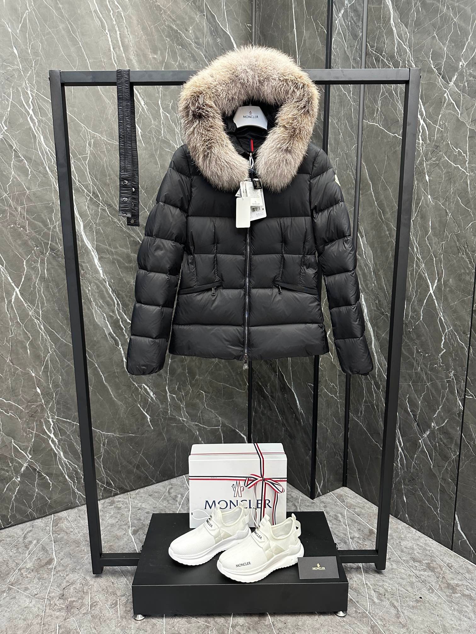 Moncler Boed Women's Short Down Jacket Coat with Fox Fur Collar