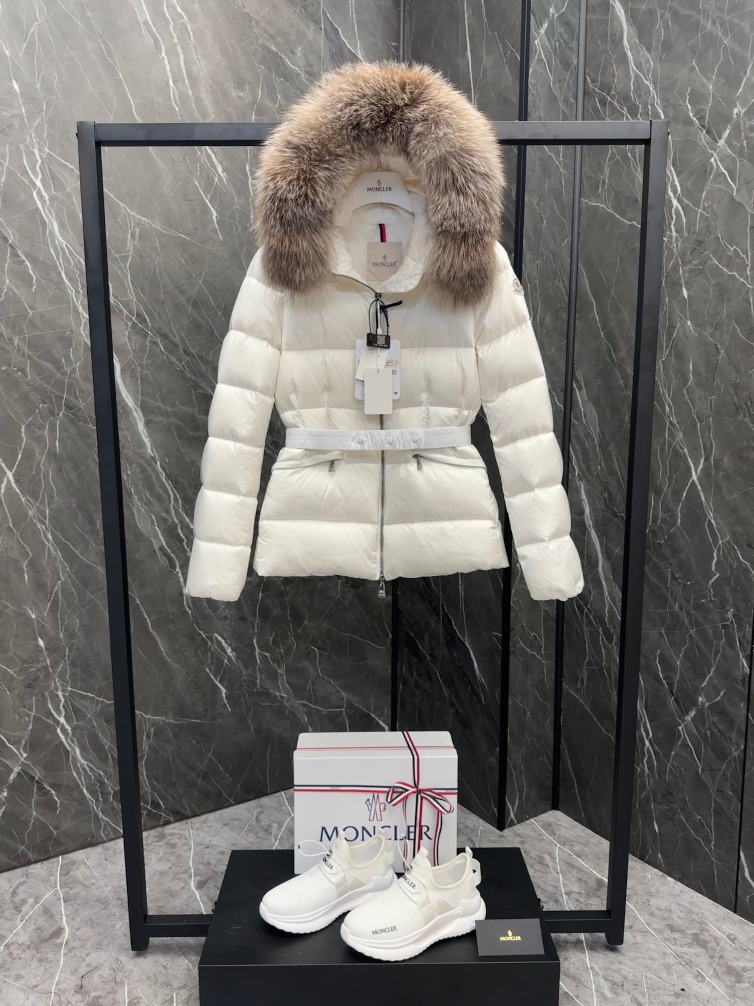 Moncler Boed Women's Short Down Jacket Coat with Fox Fur Collar