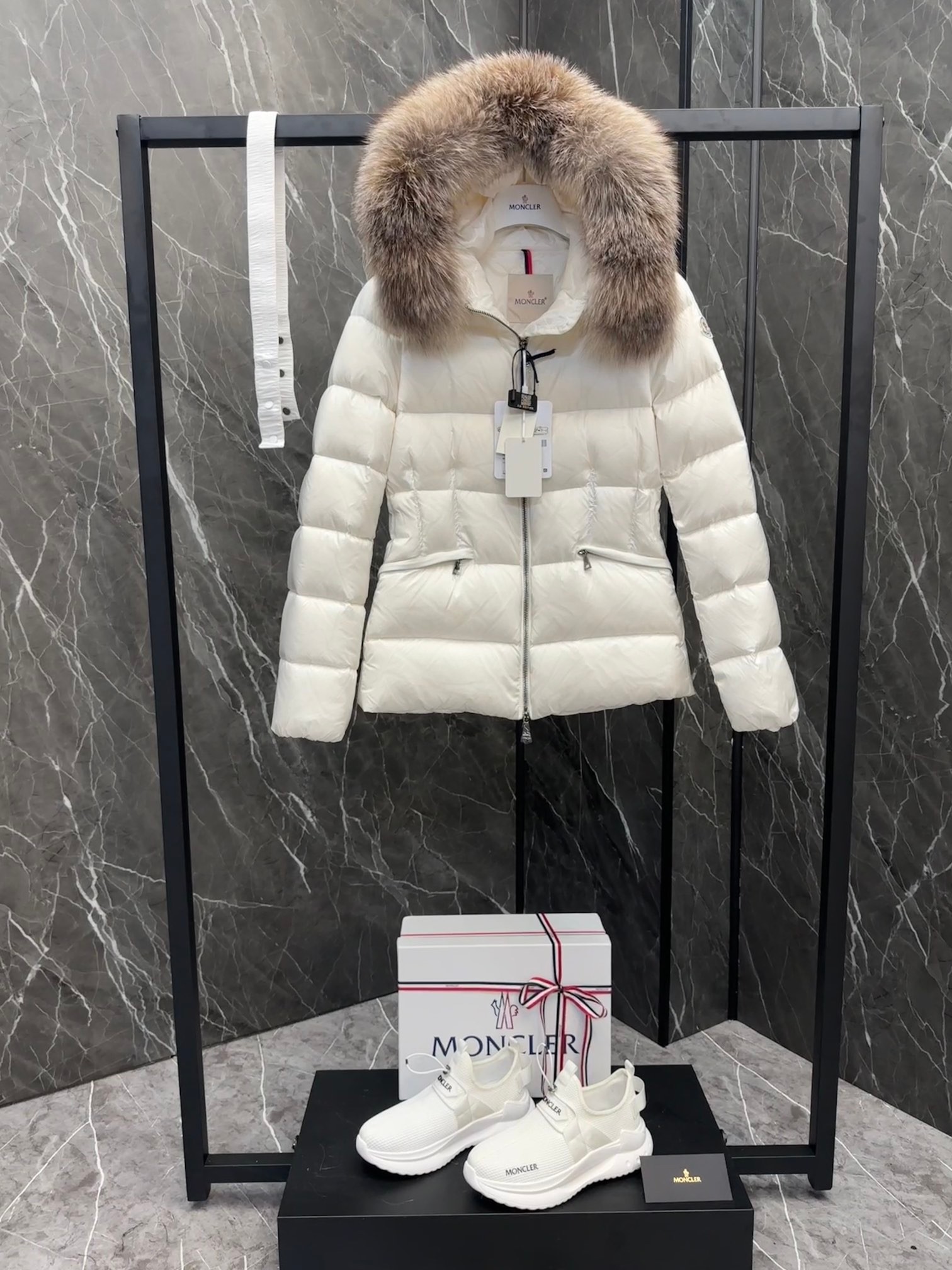 Moncler Boed Women's Short Down Jacket Coat with Fox Fur Collar