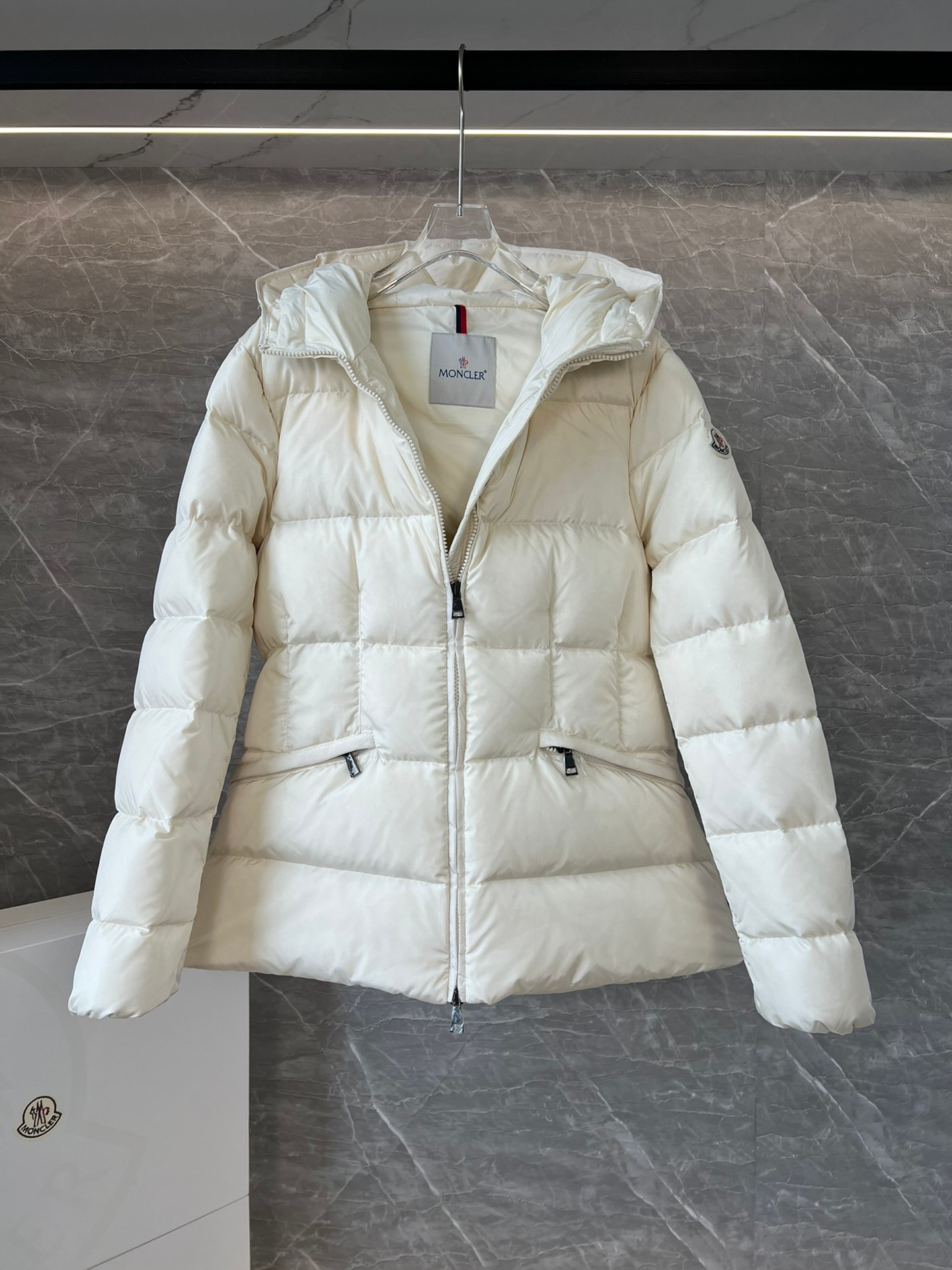 Moncler Avoce Short Women's Down Jacket Coat