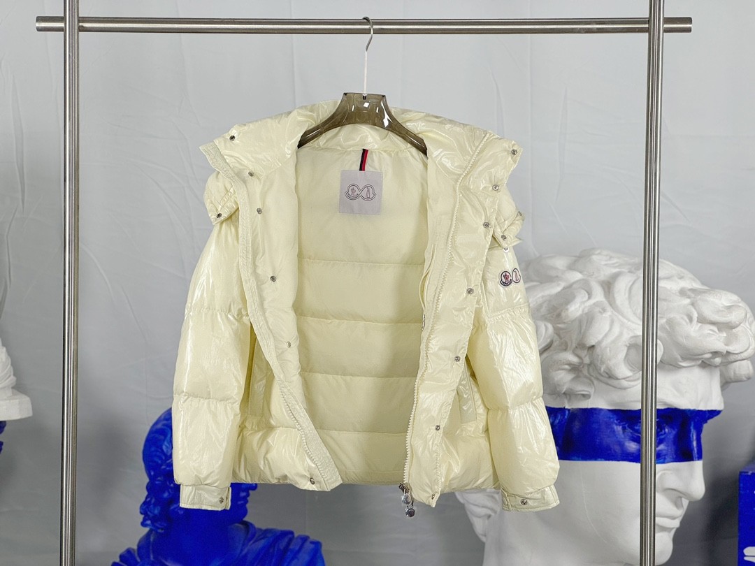  Moncler Maya 70s Short Down Coat Jacket