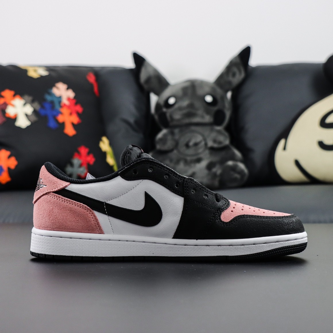 NIKE Air Jordan 1 Low Retro OG Bleached Coral 