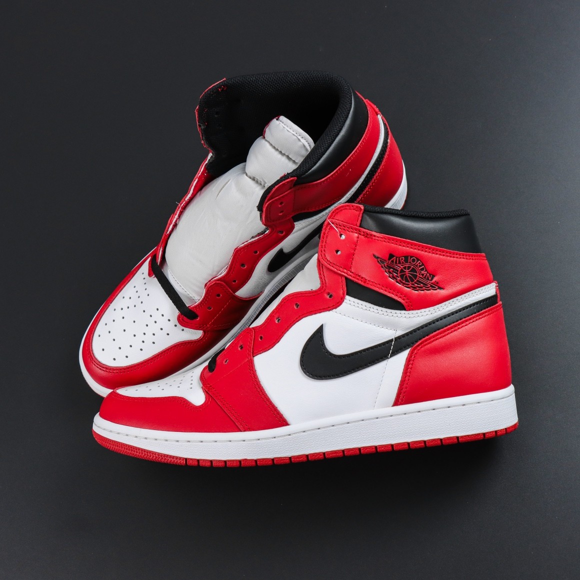 NIKE AIR JORDAN 1 Retro OG Chicago 