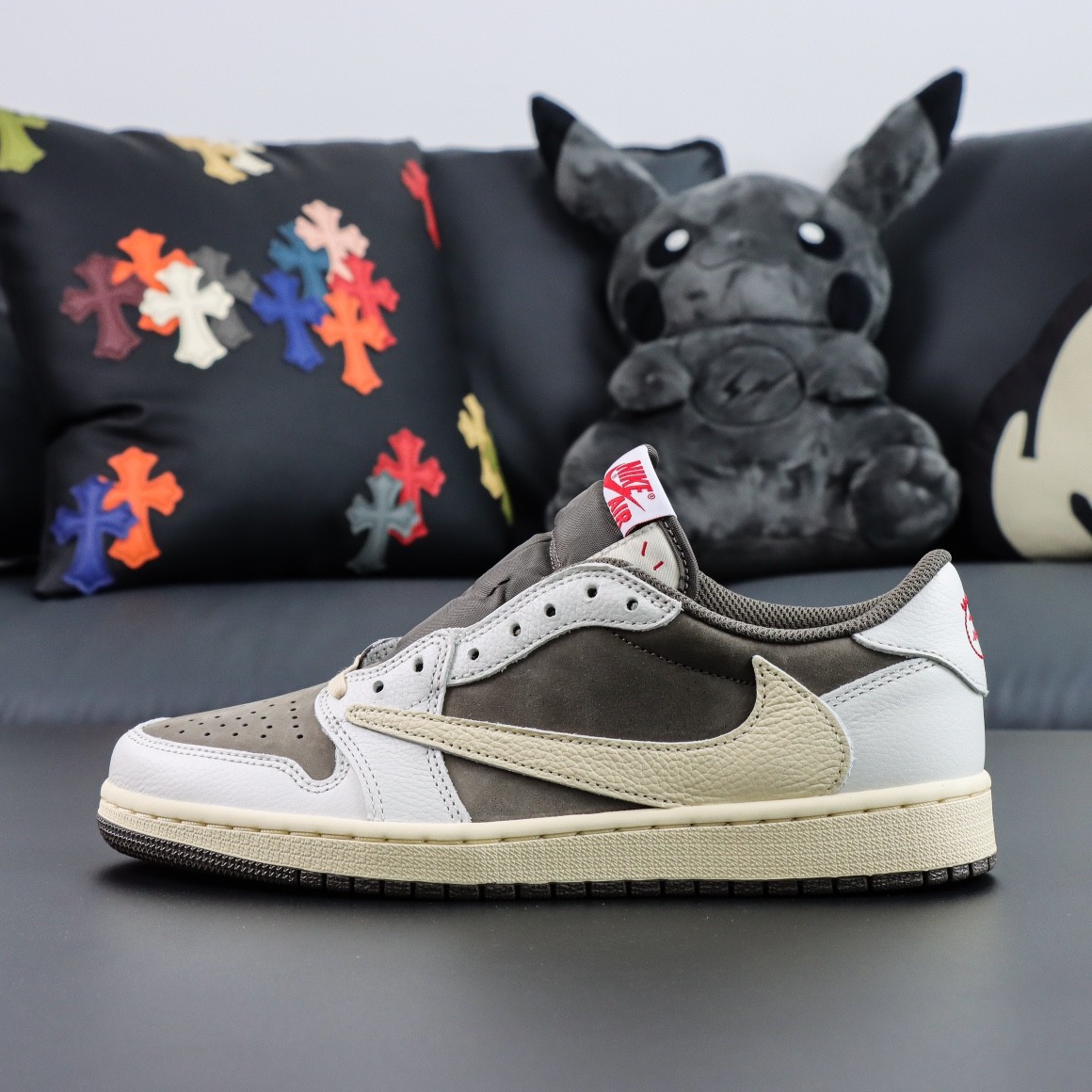 TRAVIS SCOTT X NIKE AIR JORDAN 1 LOW OG REVERSE MOCHA 