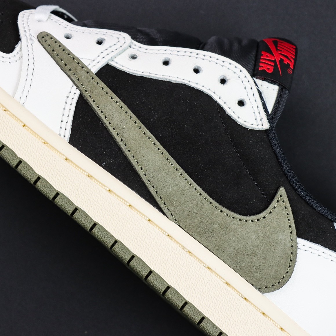 TRAVIS SCOTT X NIKE AIR JORDAN 1 LOW OLIVE 