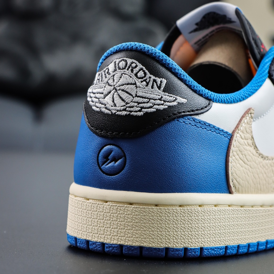 TRAVIS SOCTT X FRAGMENT DESIGN X NIKE AIR JORDAN 1 LOW OG SP 