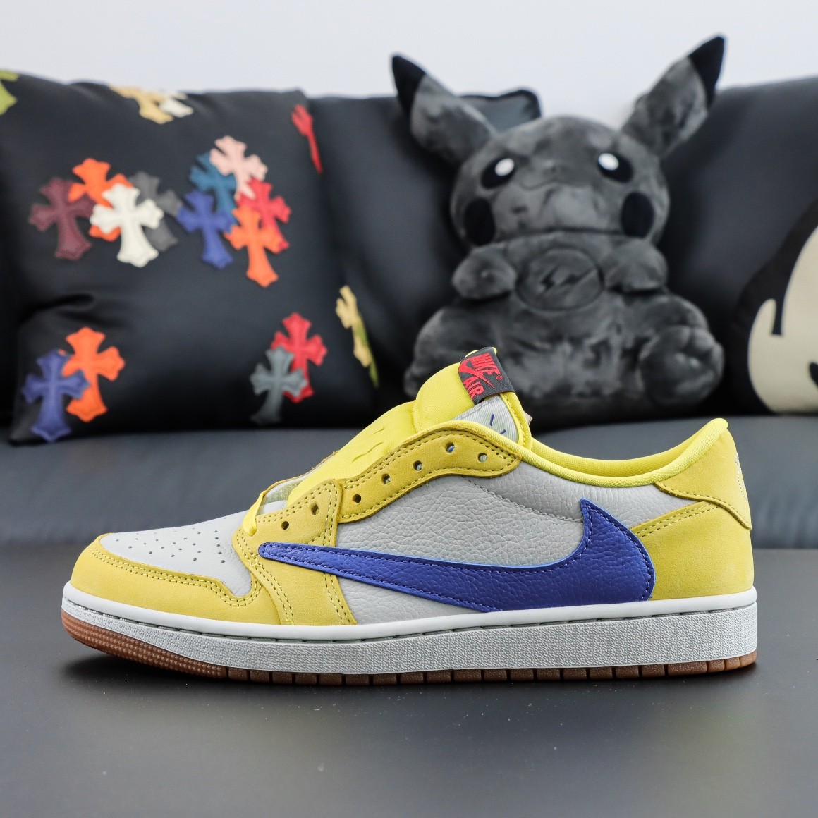 TRAVIS SOCTT X NIKE AIR JORDAN 1 LOW YELLOW