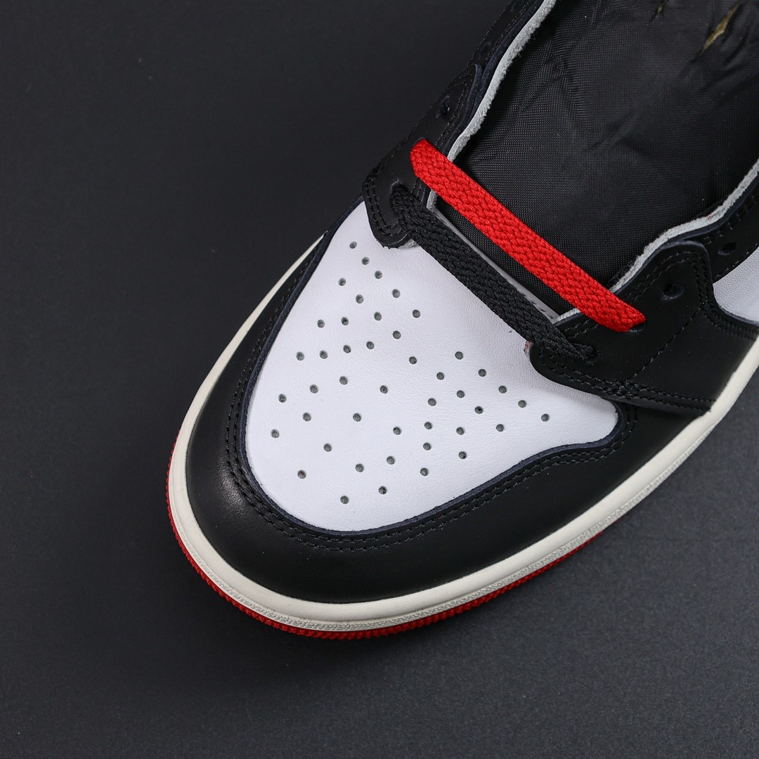 NIKE AIR JORDAN 1 BLACK TOE REIMAGINED