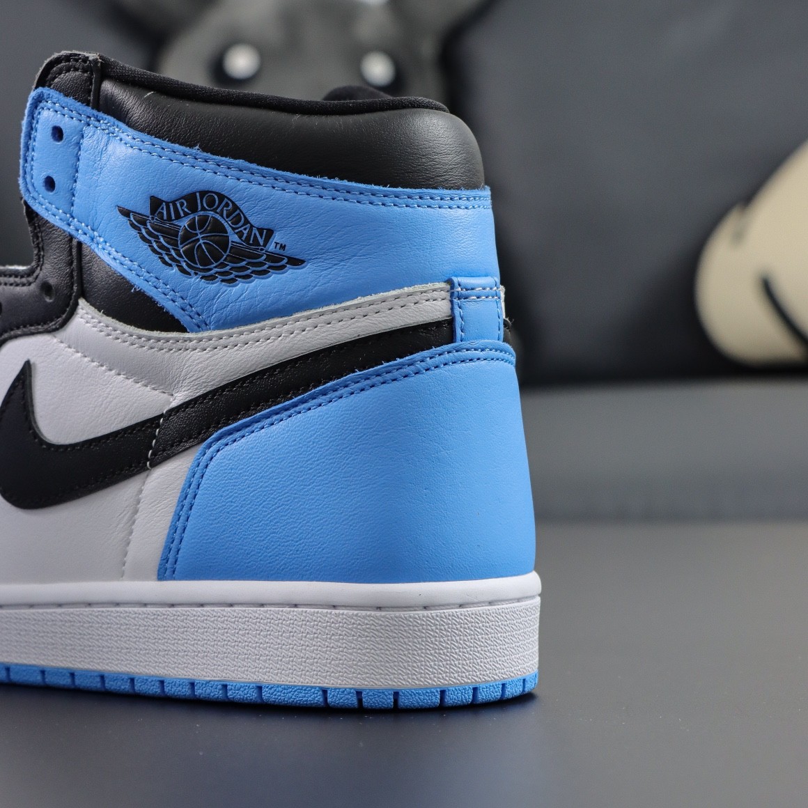 NIKE AIR JORDAN 1 HIGH OG UNIVERSITY BLUE