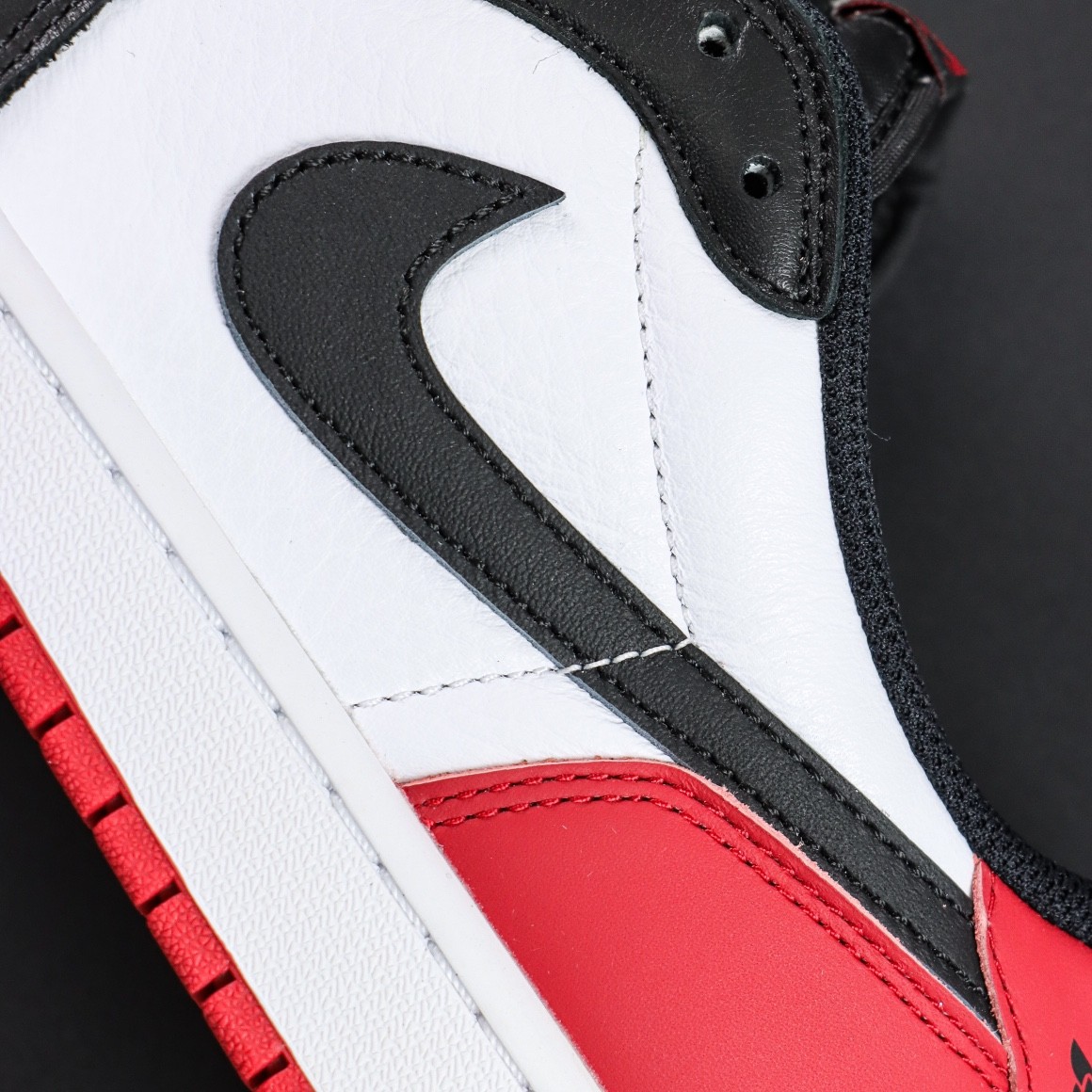 NIKE Air Jordan 1 Low OG Balck Toe 