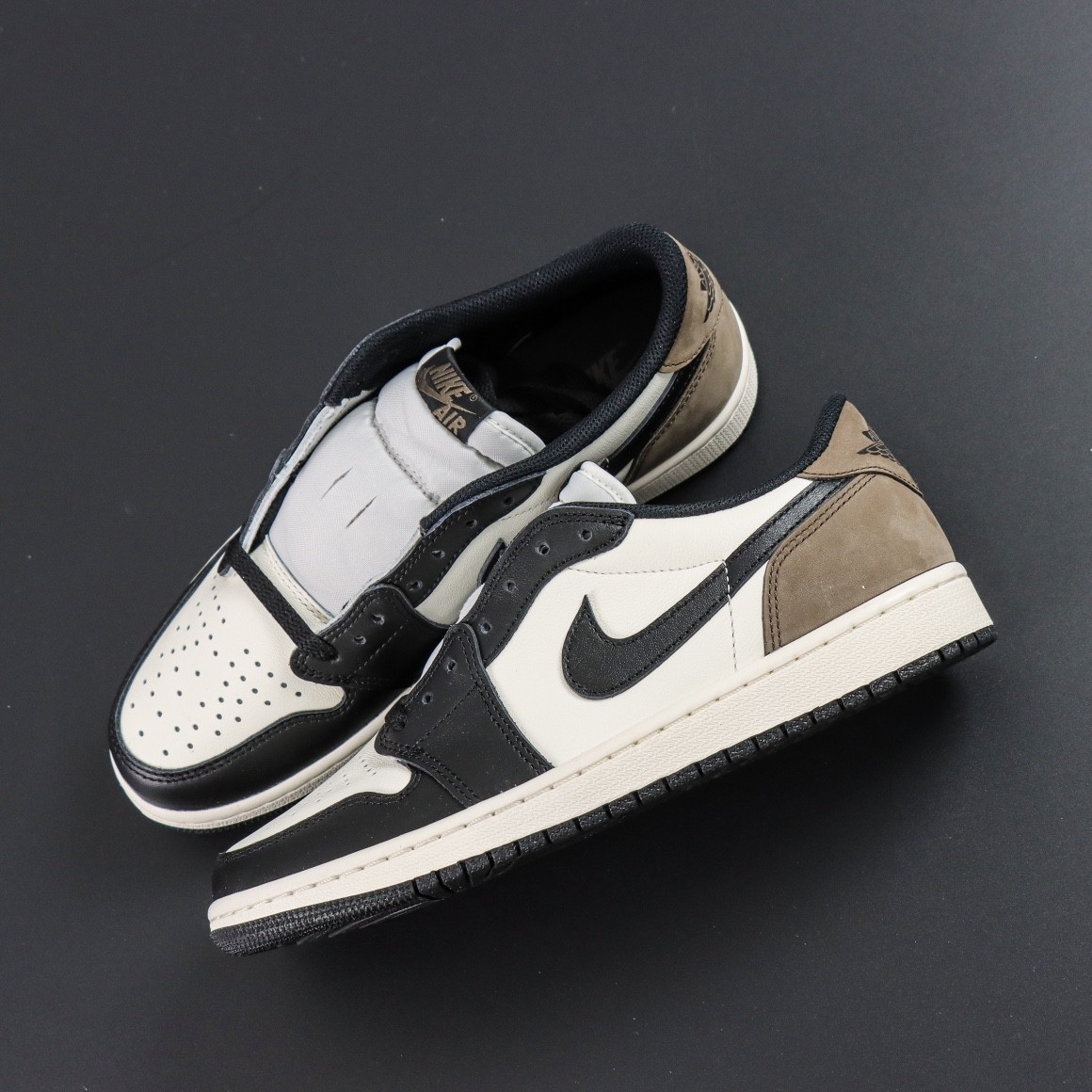 NIKE Air Jordan 1 Low OG Mocha 