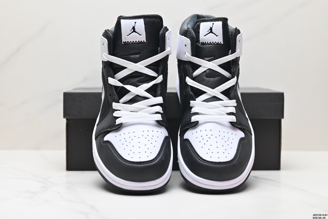 Air Jordan 1 High Black White