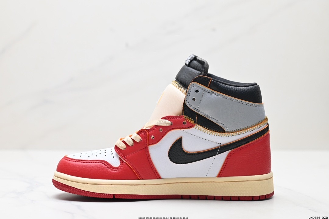 Nike AIR JORDAN 1 RETRO HIGH OG  Red