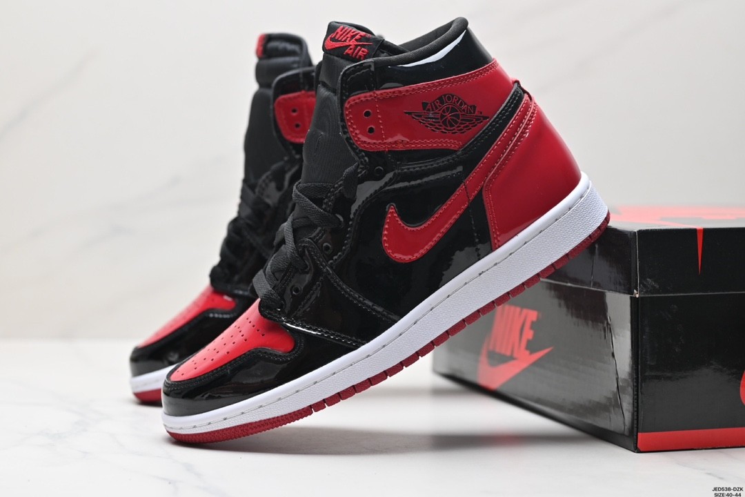 Air Jordan 1 Retro High Shadow