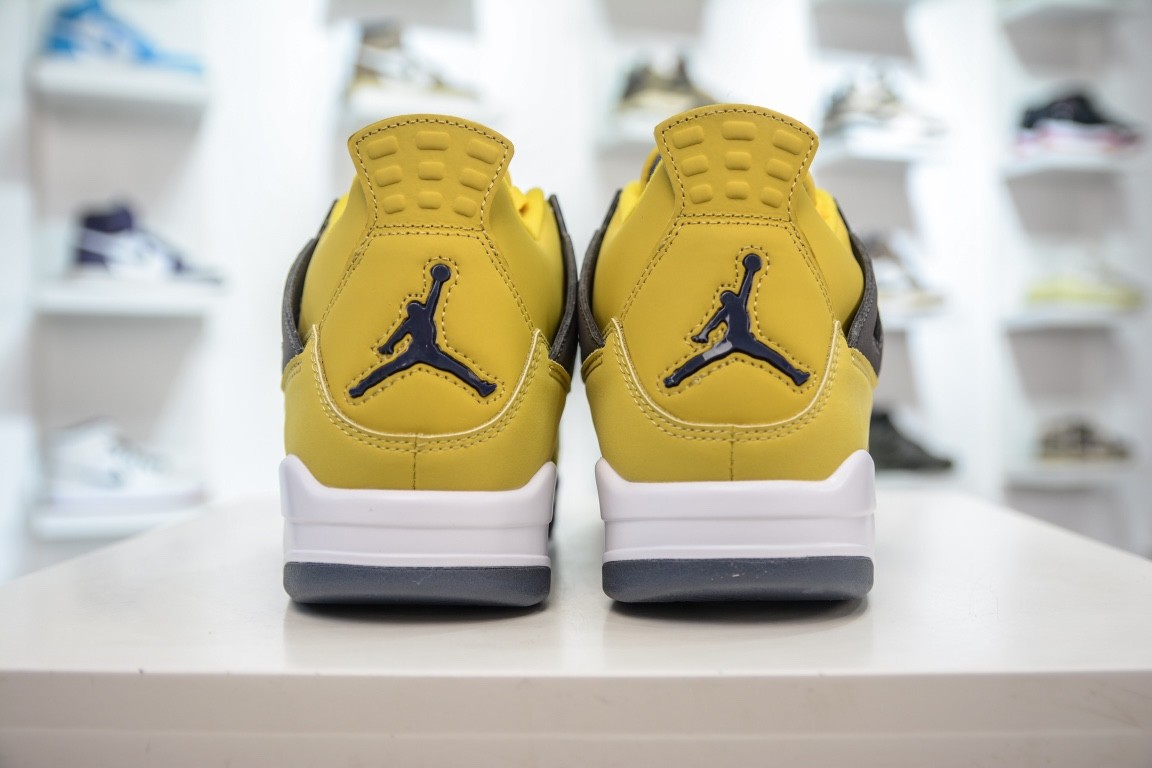 Air Jordan 4 Retro Thunder Black/Gold