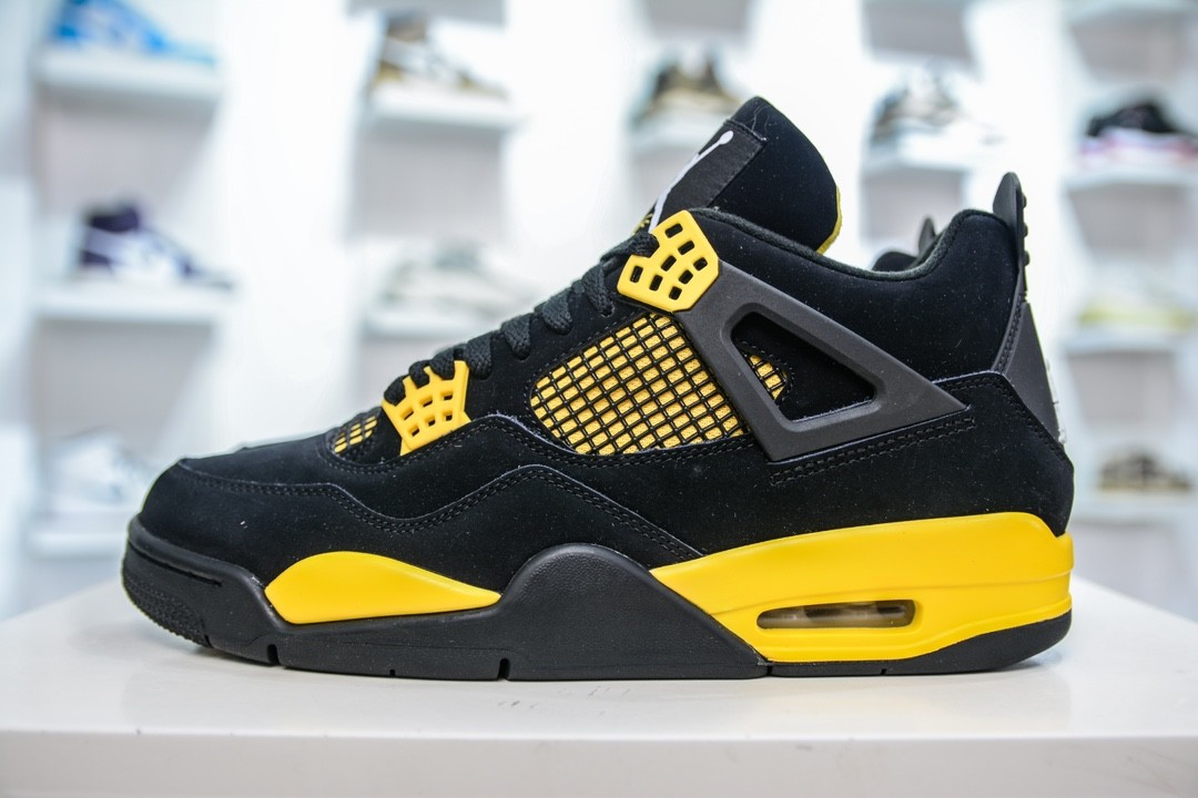 Air Jordan 4 Retro Thunder Black/Gold