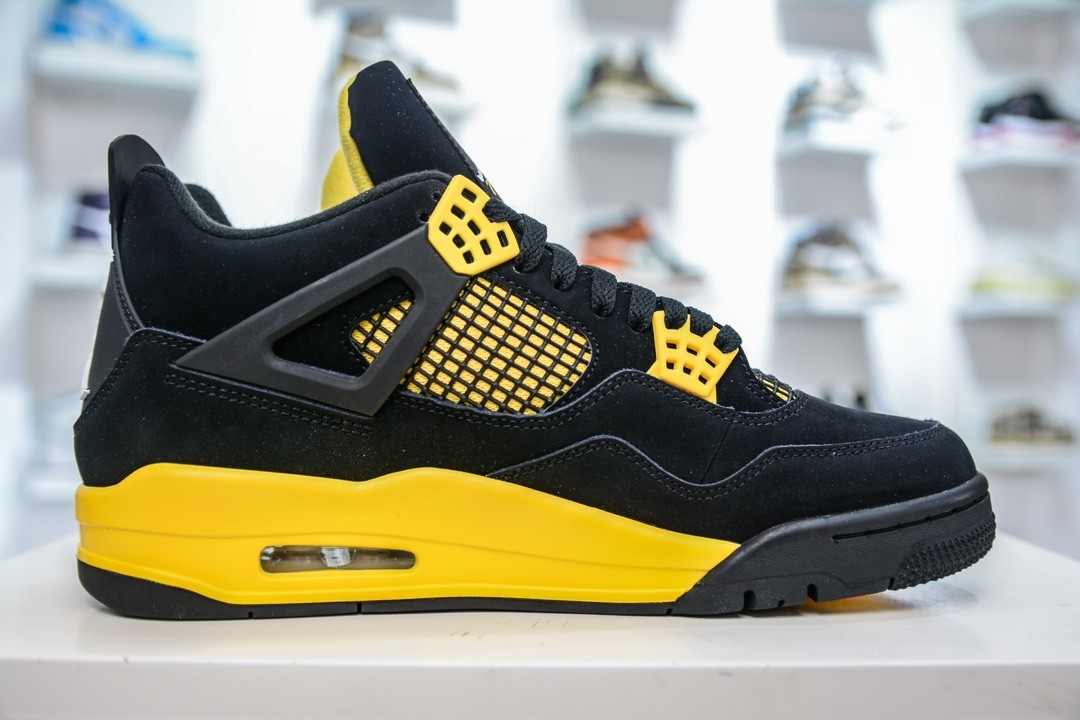 Air Jordan 4 Retro Thunder Black/Gold