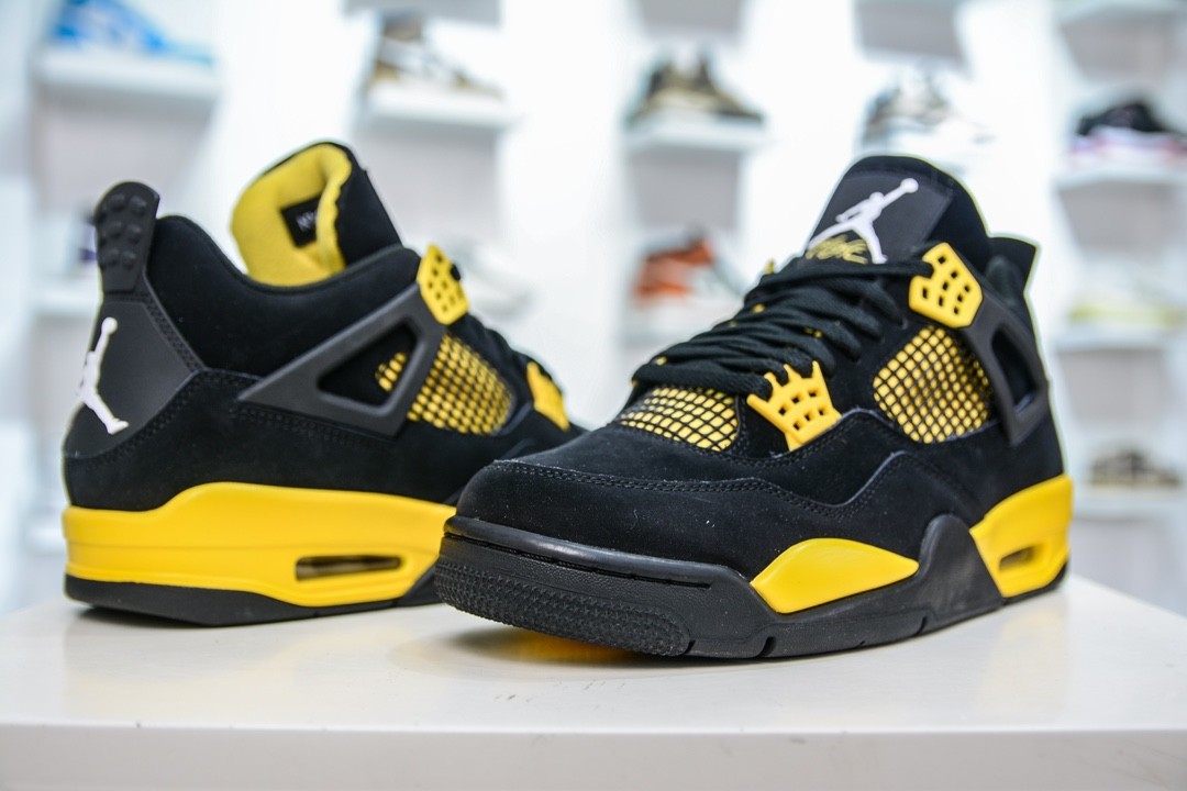 Air Jordan 4 Retro Thunder Black/Gold