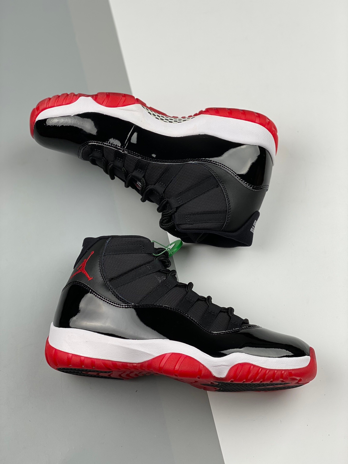 NIKE AIR JORDAN 11 Bred Basketball Shoes