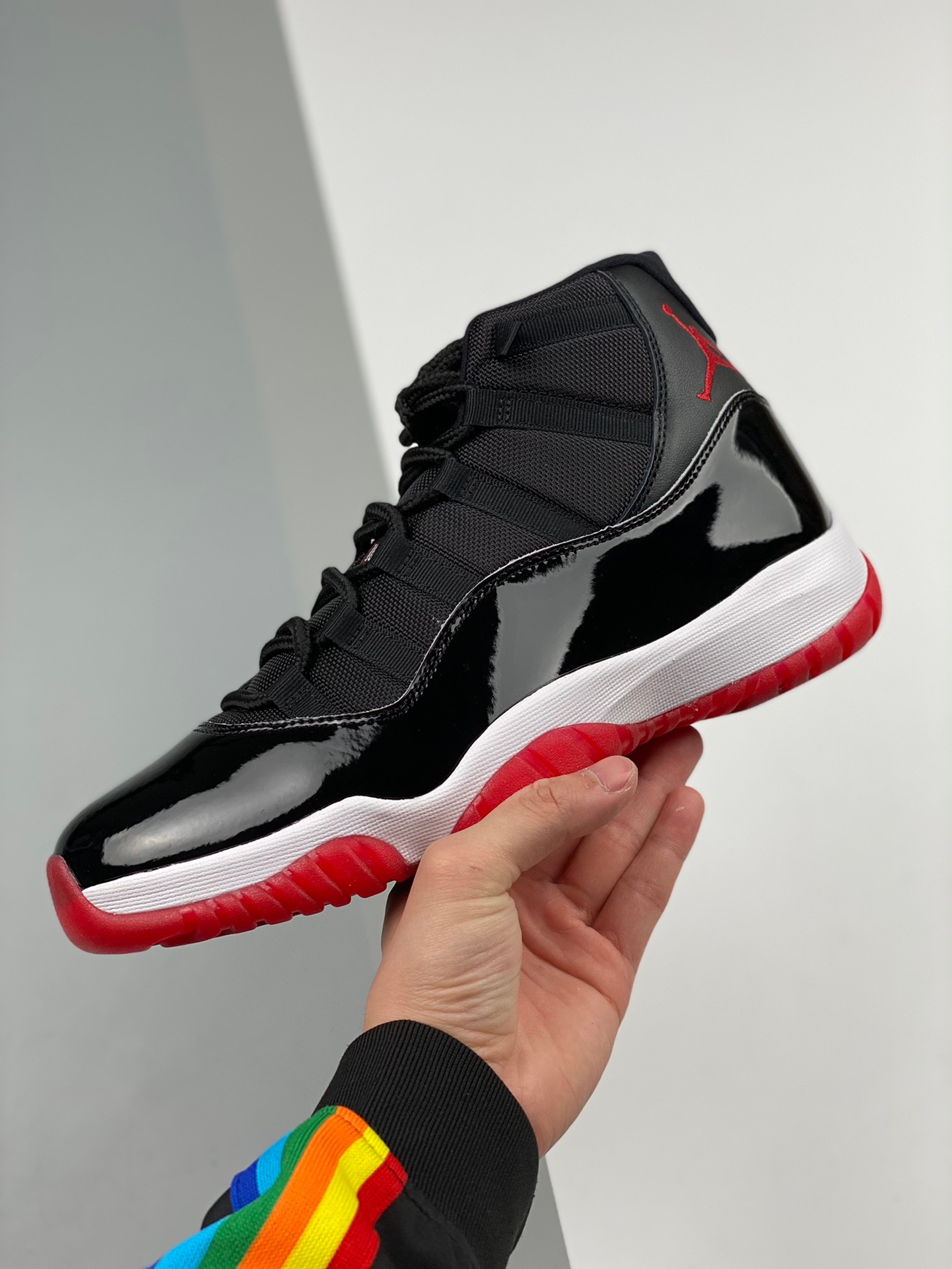 NIKE AIR JORDAN 11 Bred Basketball Shoes