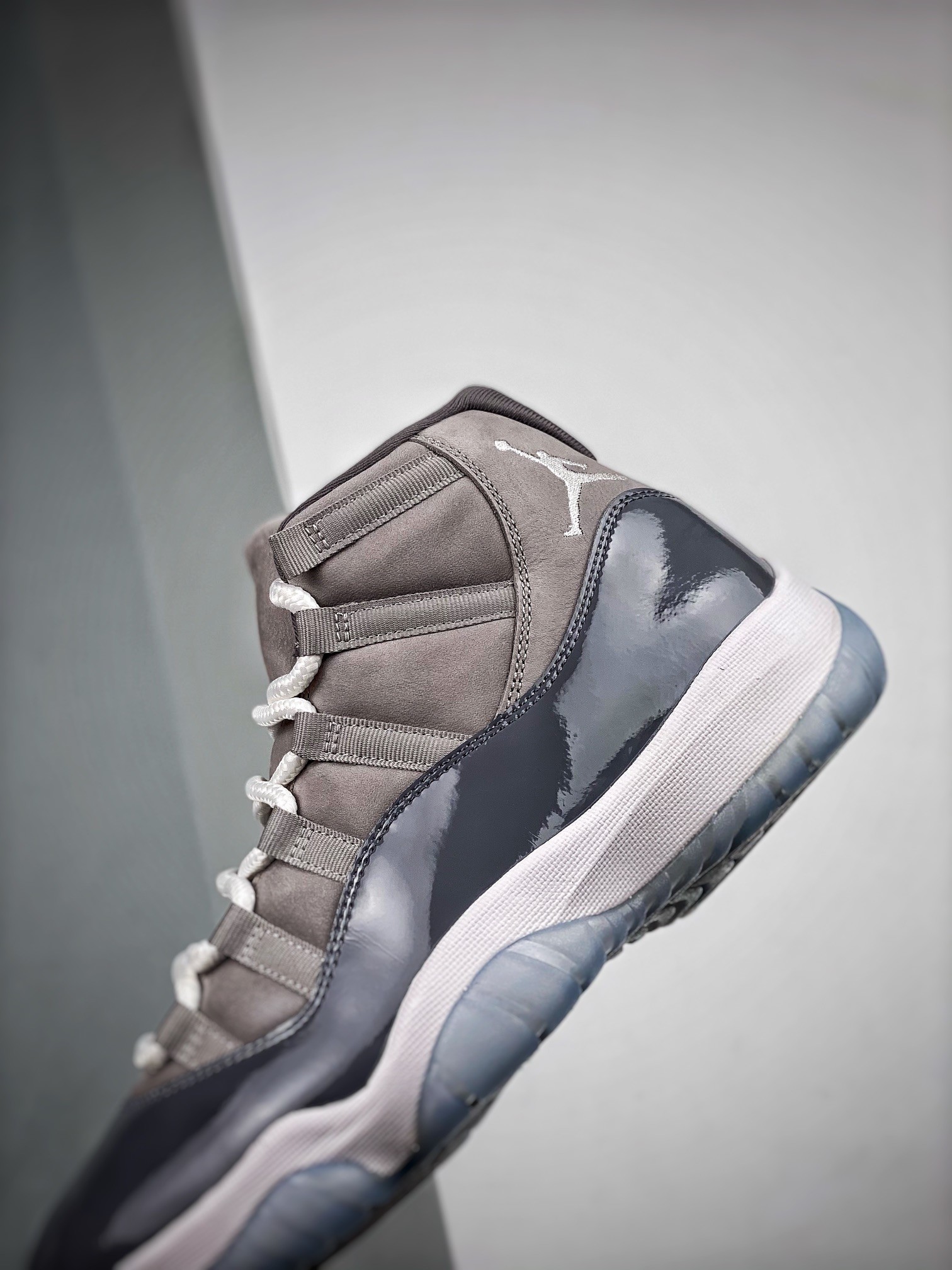 NIKE AIR JORDAN 11 COOL GREY Basketball Shoes