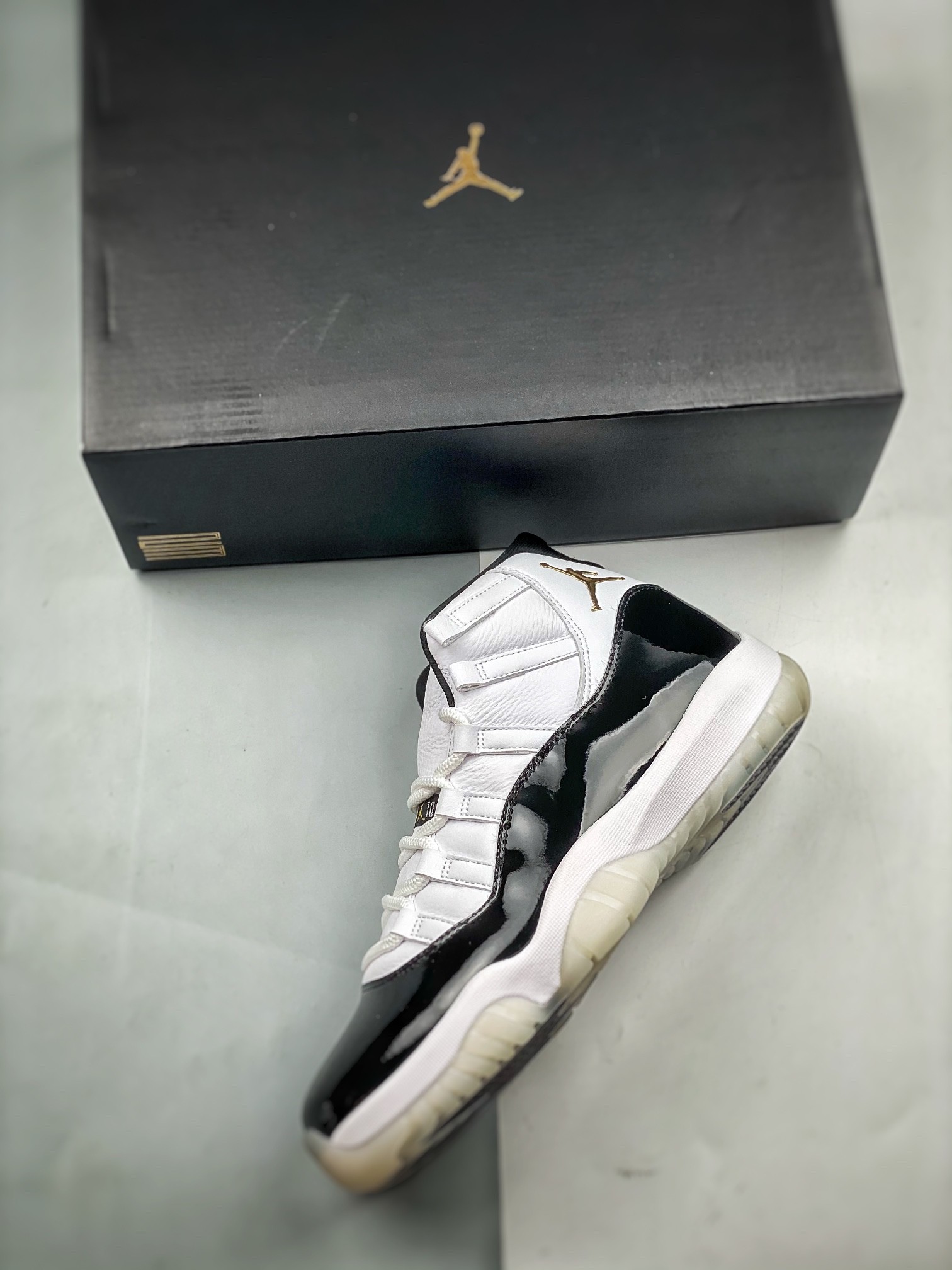 NIKE AIR JORDAN 11 DEFINING MOMENTS DMP Basketball Shoes