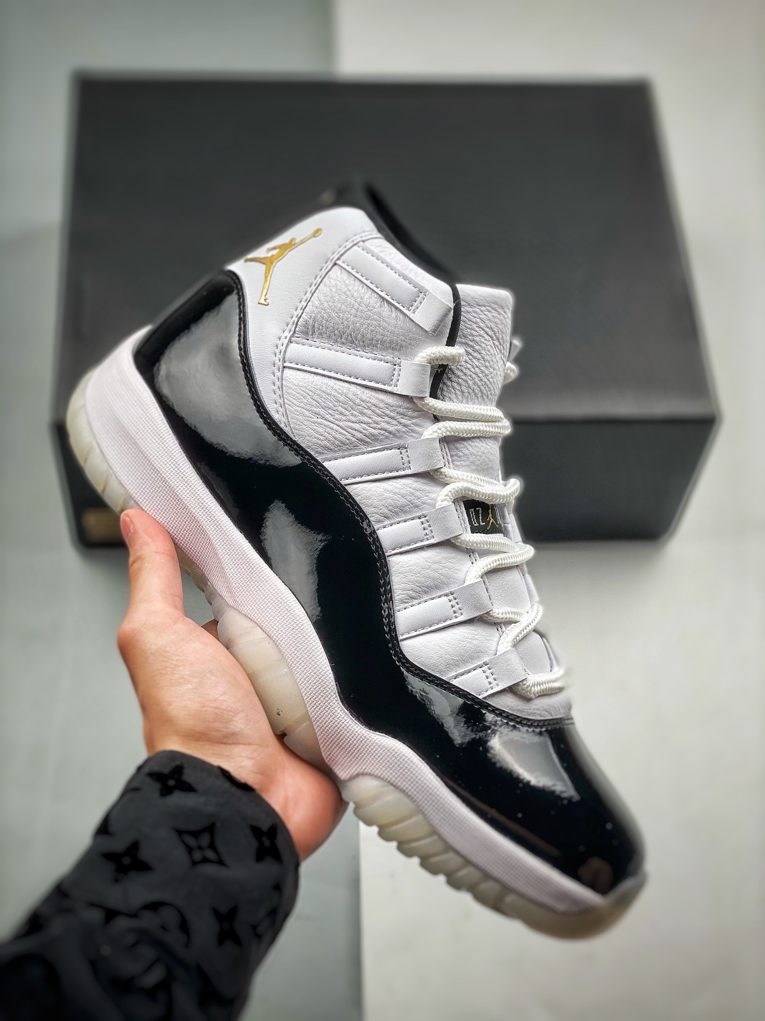 NIKE AIR JORDAN 11 DEFINING MOMENTS DMP Basketball Shoes