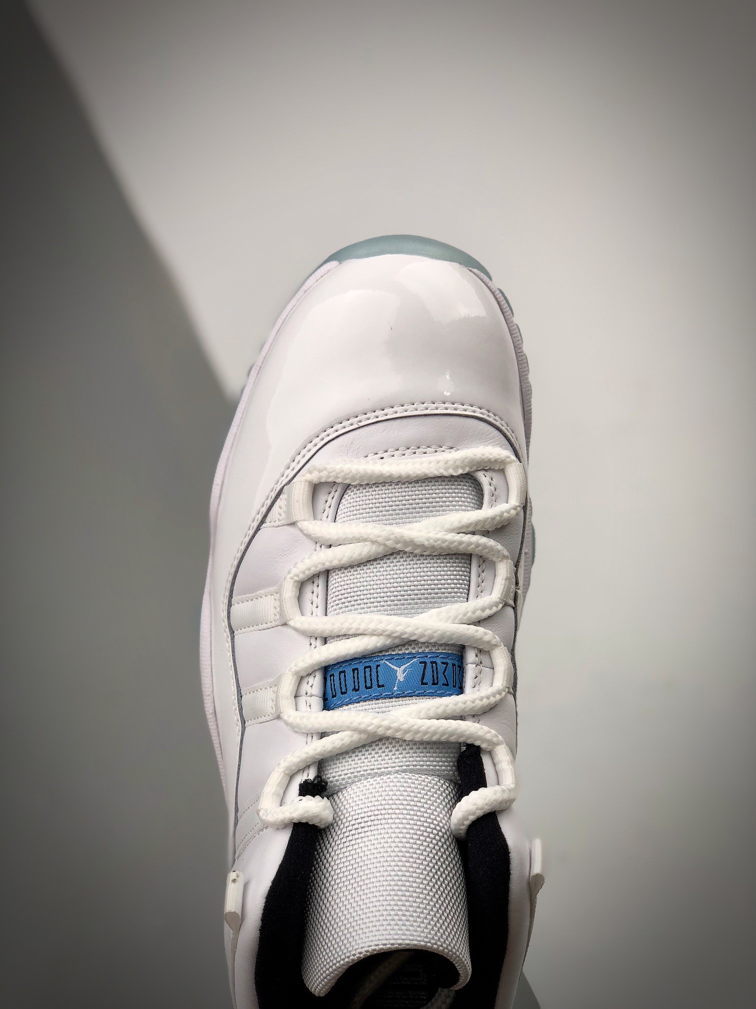 NIKE AIR JORDAN 11 LEGEND BLUE Basketball Shoes