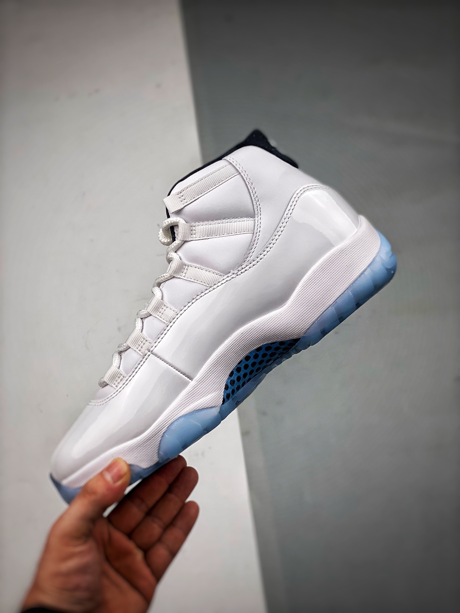 NIKE AIR JORDAN 11 LEGEND BLUE Basketball Shoes