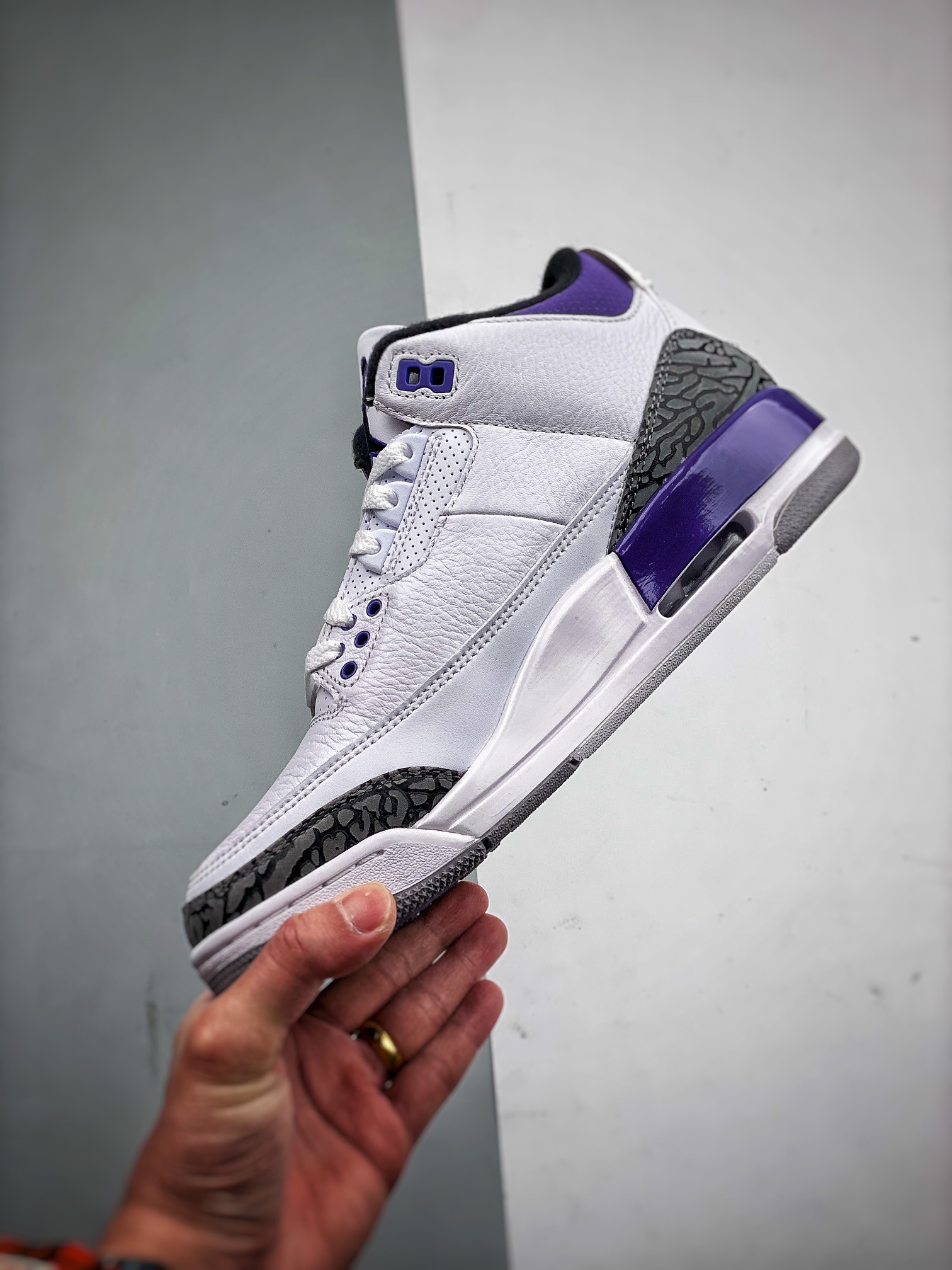 NIKE AIR JORDAN 3 RETRO Basketball Shoes