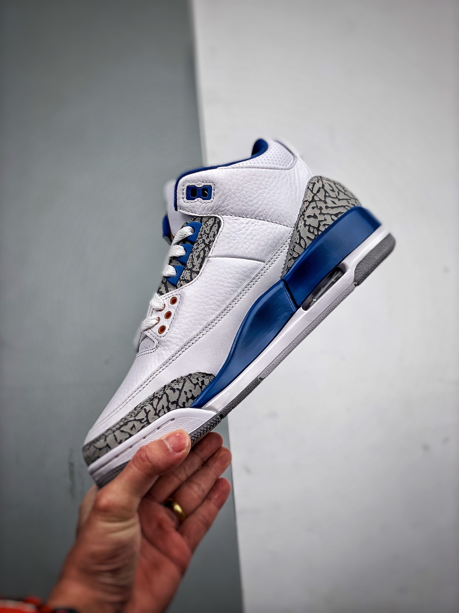 NIKE AIR JORDAN 3 RETRO WHITE AND TRUE BLUE Basketball Shoes