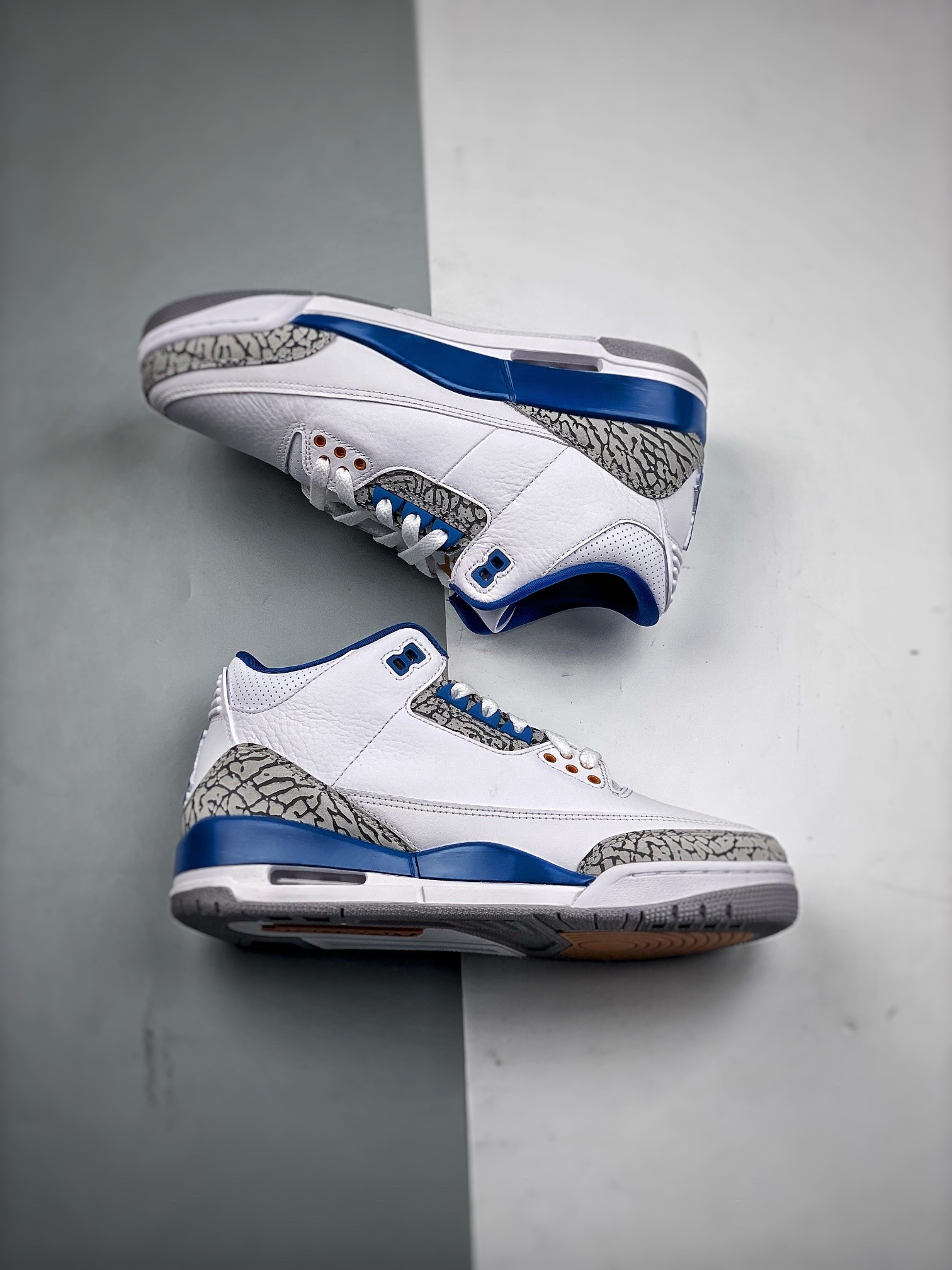 NIKE AIR JORDAN 3 RETRO WHITE AND TRUE BLUE Basketball Shoes