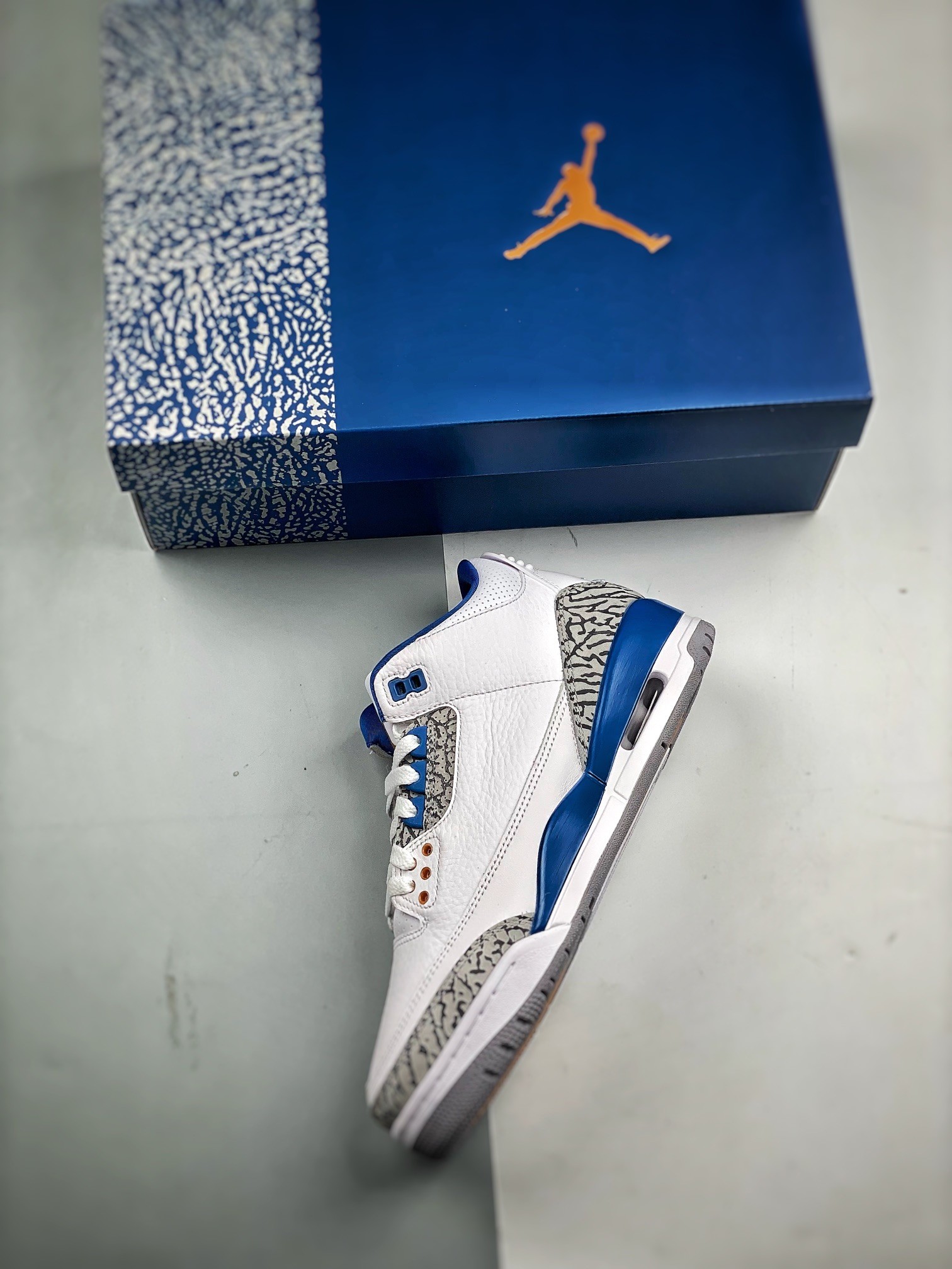 NIKE AIR JORDAN 3 RETRO WHITE AND TRUE BLUE Basketball Shoes