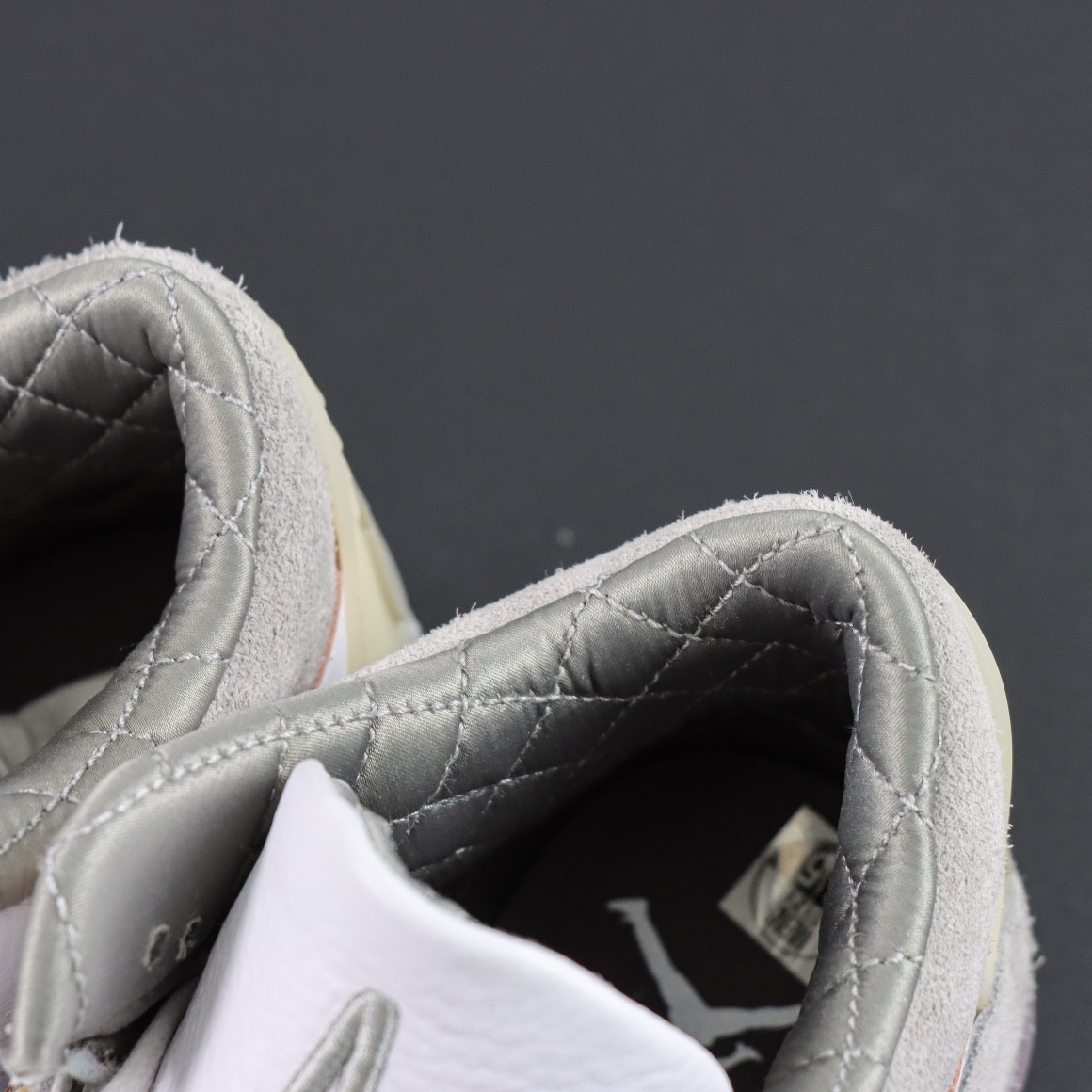 A Ma Maniere x NIKE AIR JORDAN 3 RETRO SP MEDIUM GREY