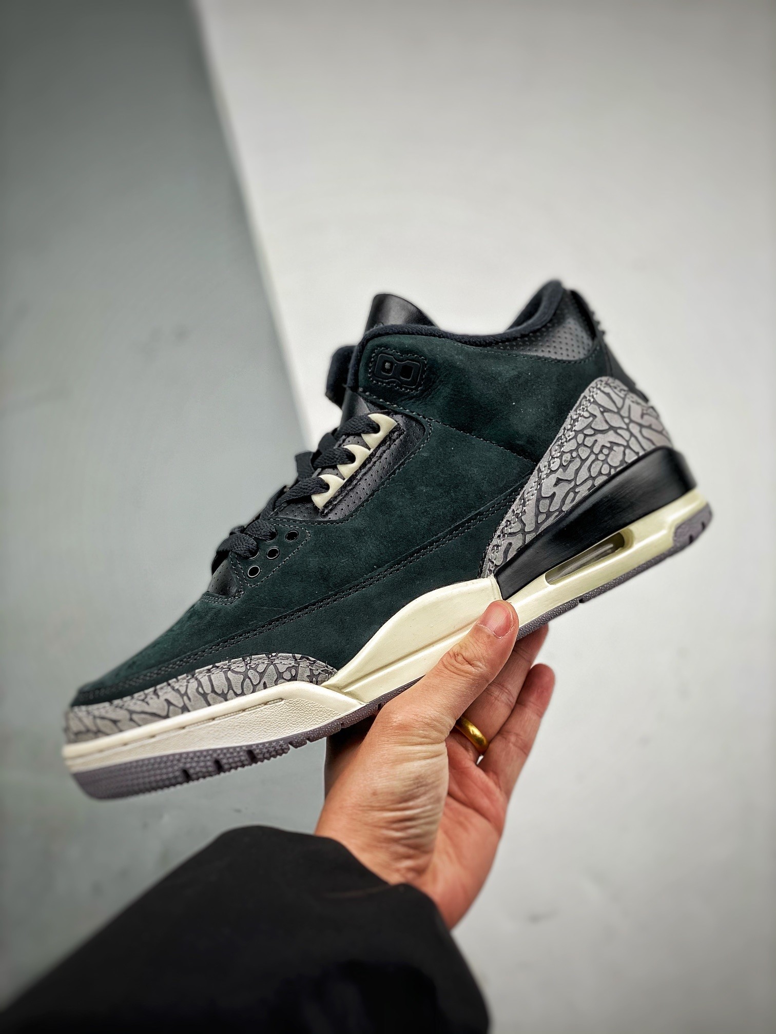 NIKE AIR JORDAN 3 OFF NOIR Basketball Shoes